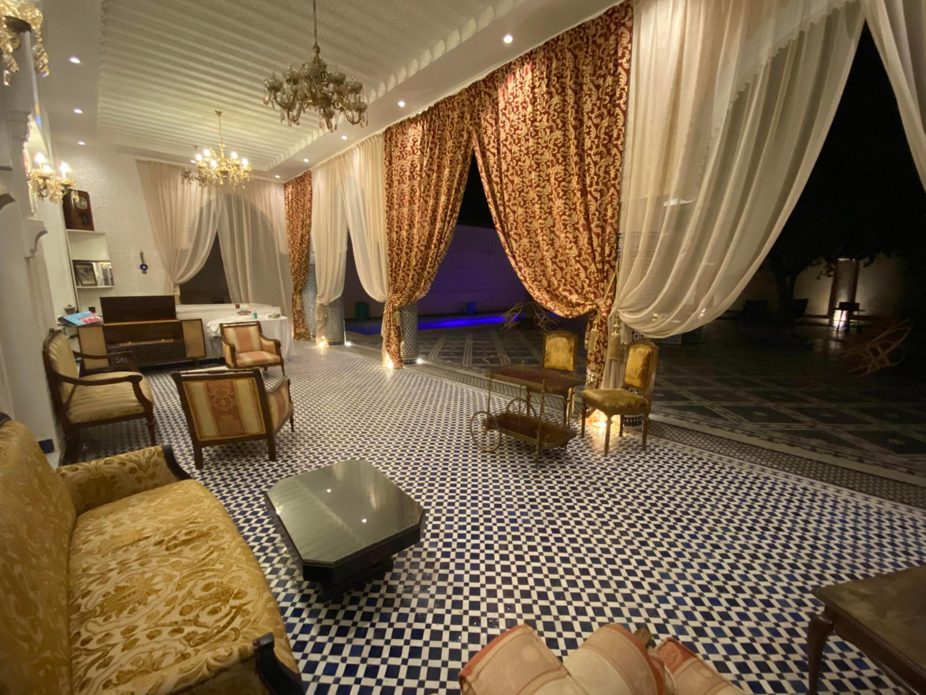 lounge
