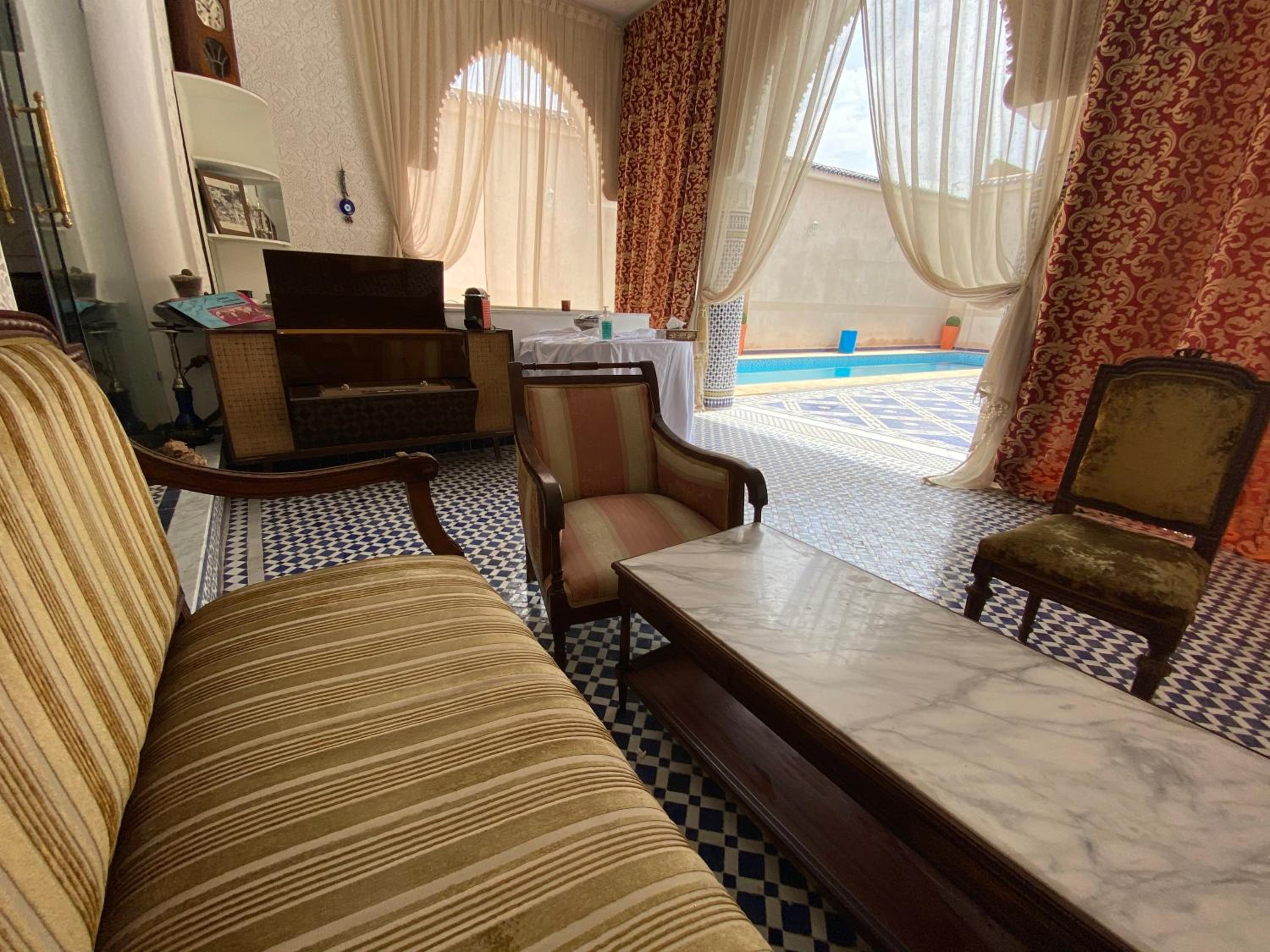 lounge