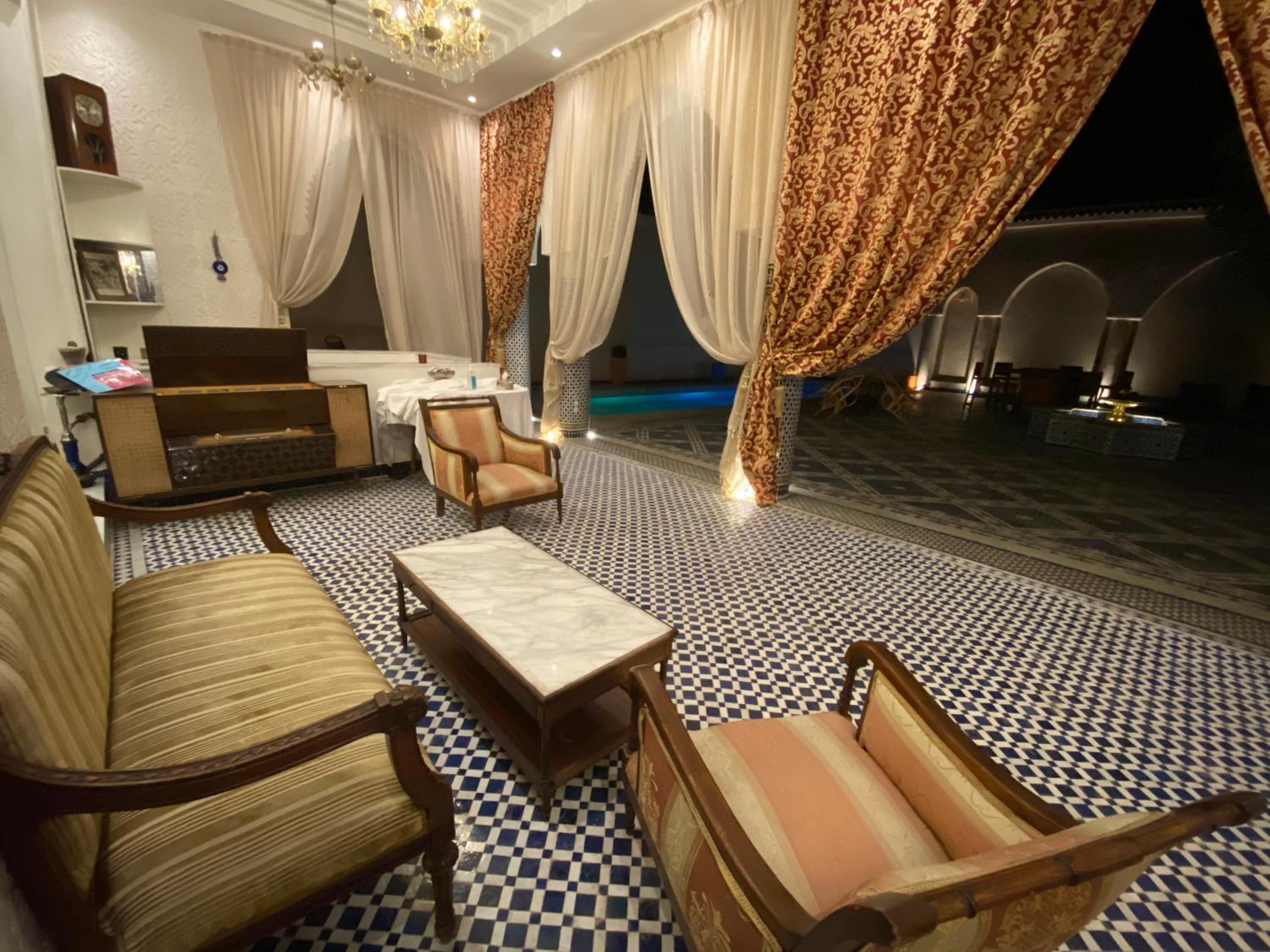 lounge