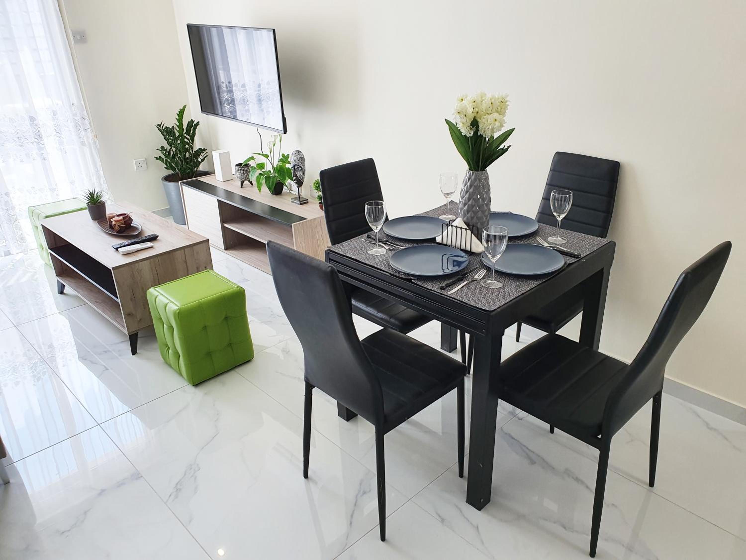 2 Bedroom Cozy Apartment near Tourist Area, 200m from sea view 4