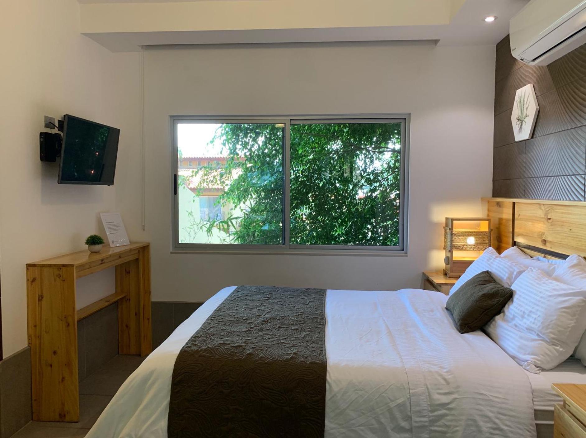 ARANJUEZ LOFTS Santa Ana