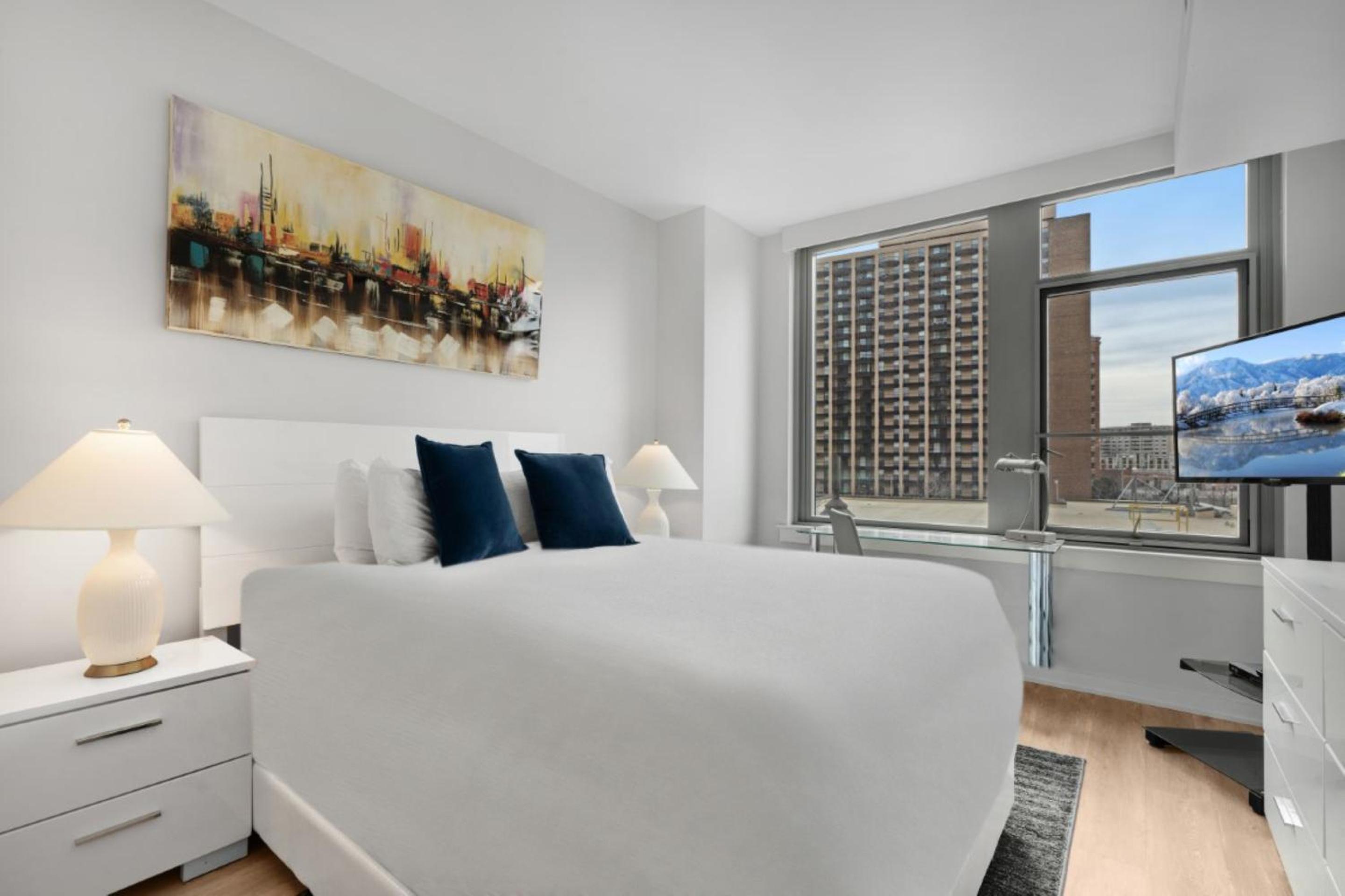 Global Luxury Suites Crystal City