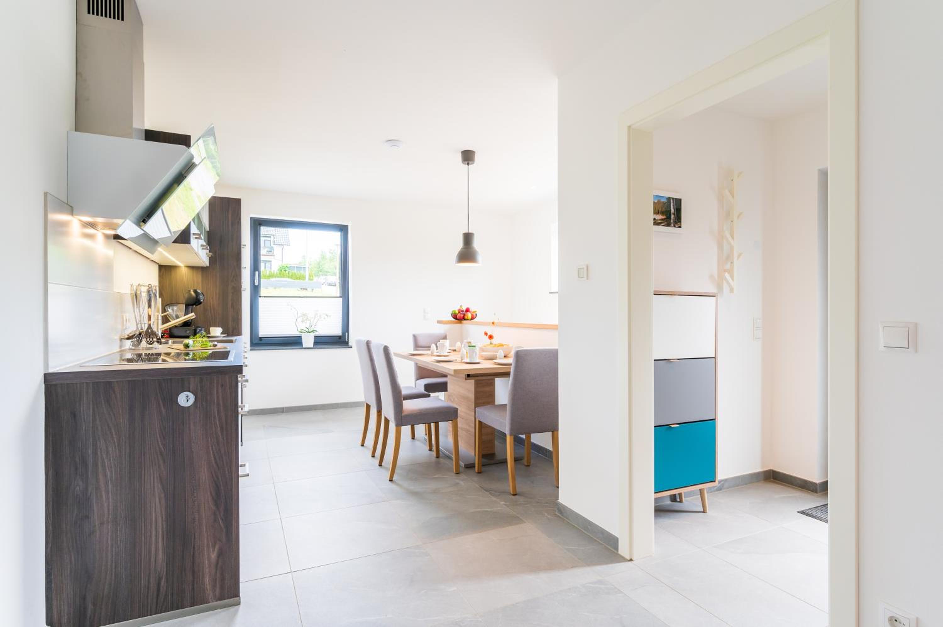 Ferienwohnung am Kleinbahnhof en Binz — kitchen