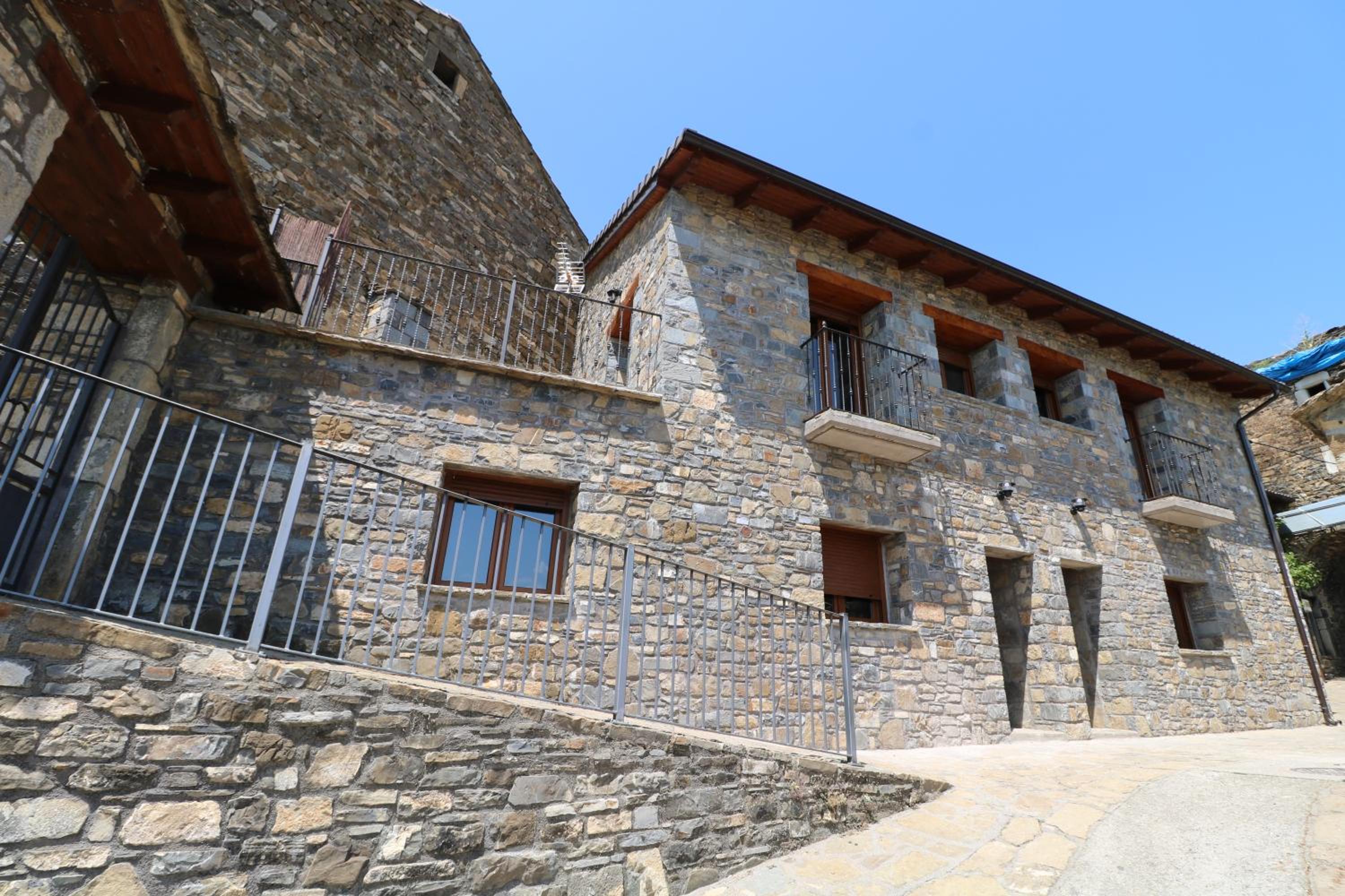 Casas Rurales Bestue-Ordesa view 2