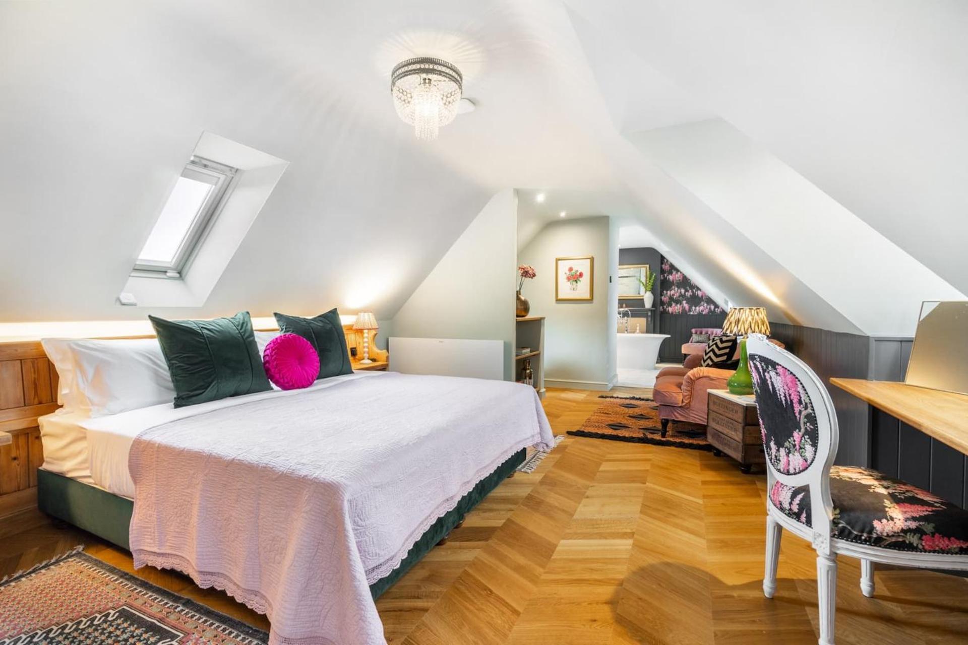 The Cottage - Luxury Romantic Retreat in Idyllic Rural Location view 2