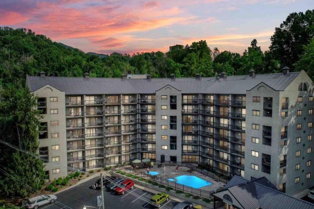 Hotel Downtown Gatlinburg Gem 102 - Walk To The Shops & Trails
