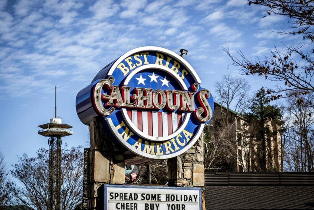 Downtown Gatlinburg Gem 102 - Walk to the Shops & Trails