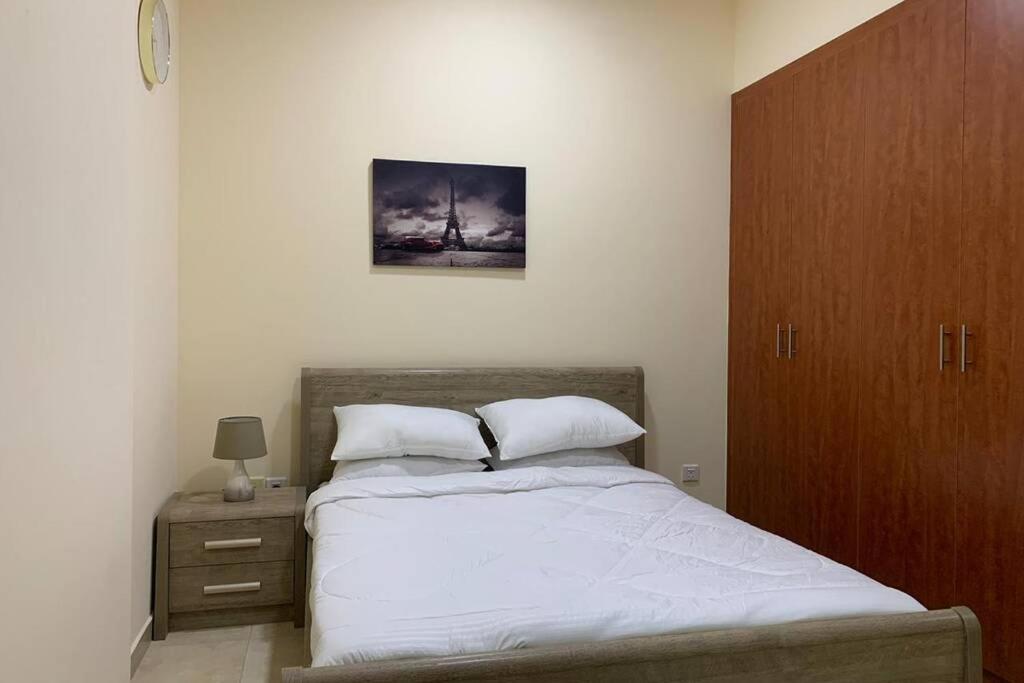 lovely 2BHK Near to DMCC Metro Station -505