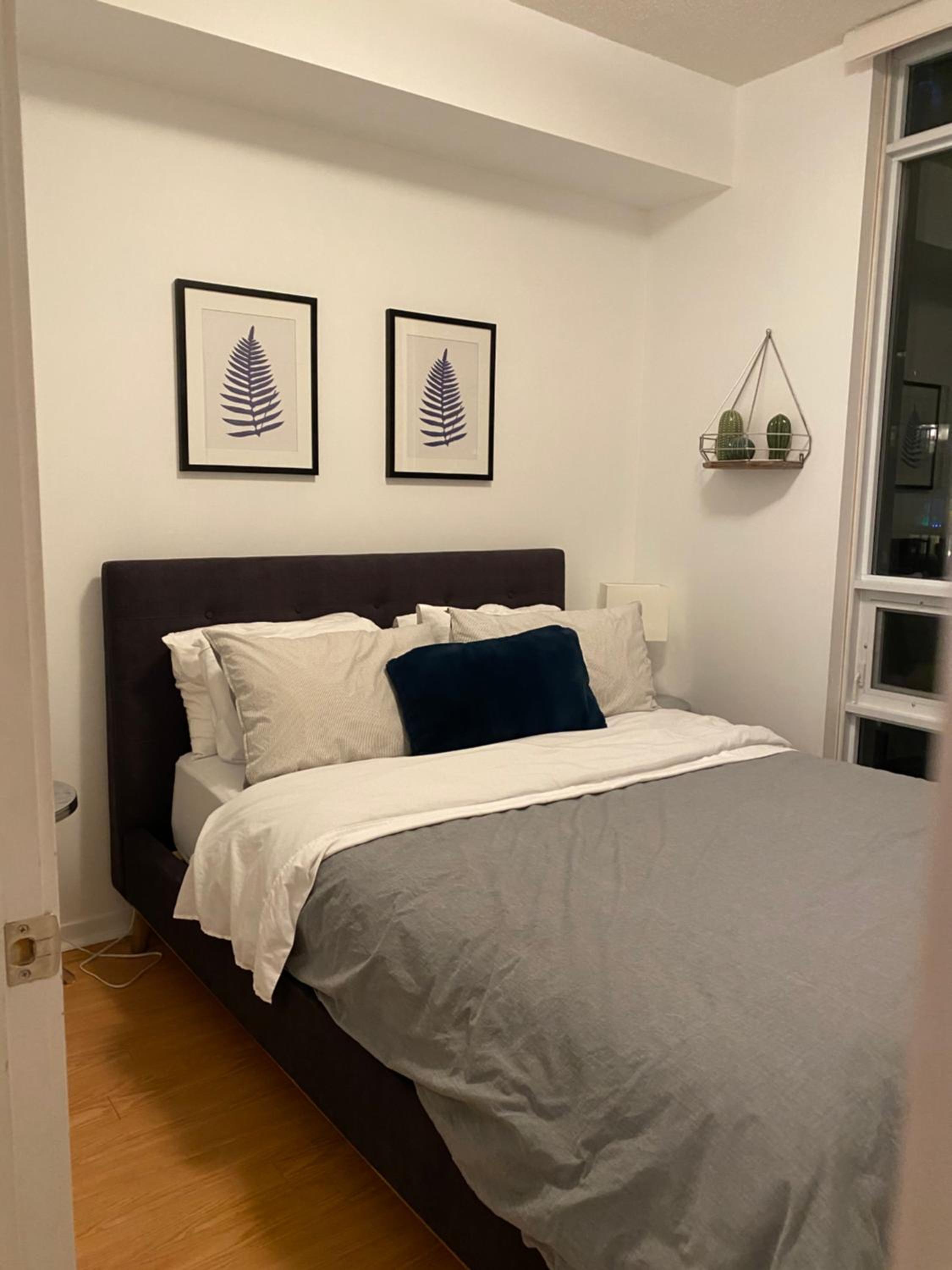 Toronto CN Tower Maple Leaf Square Luxurious 2 Bedroom Condo
