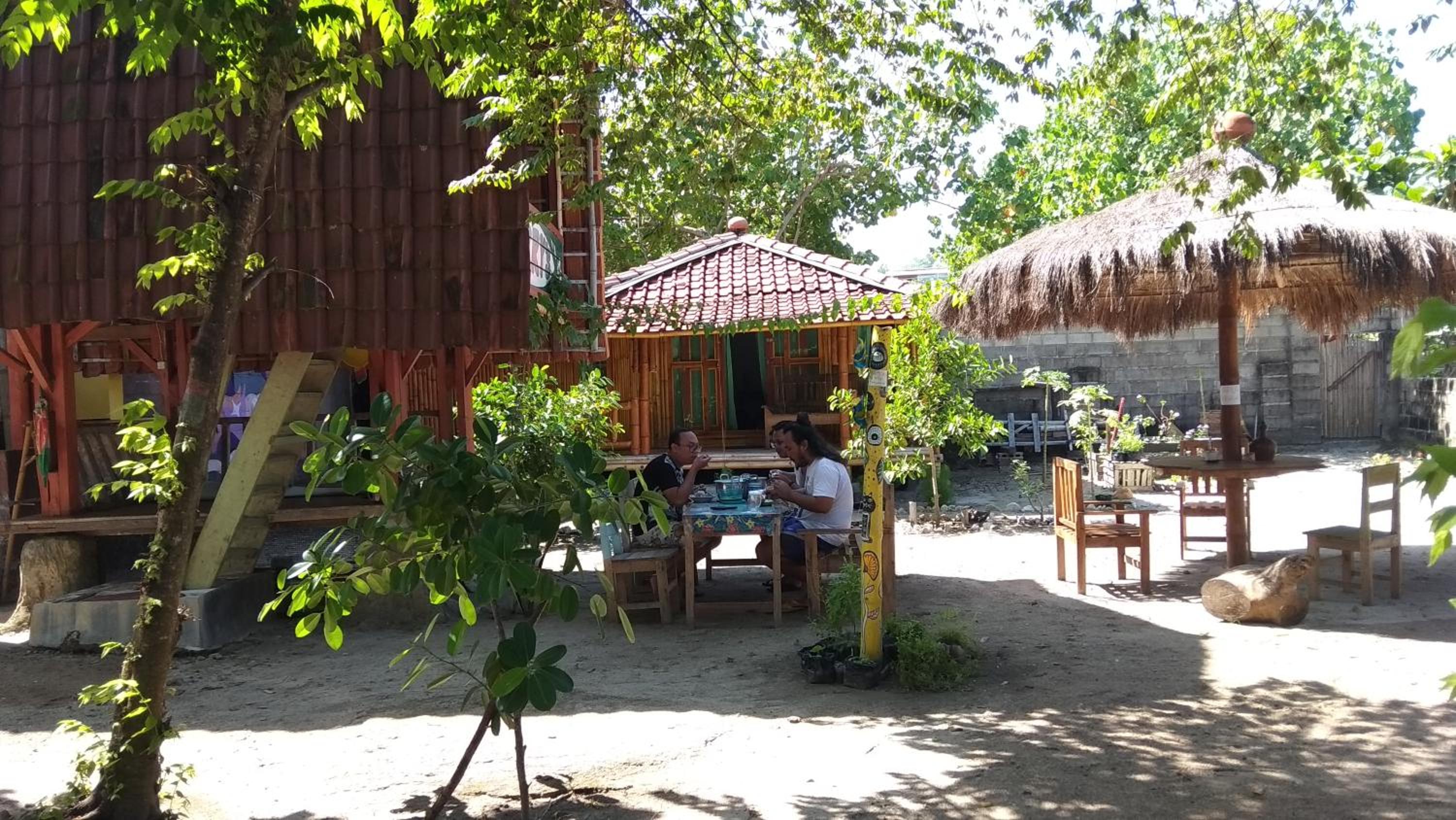 Harry's Ocean House Watukarung Homestay view 5