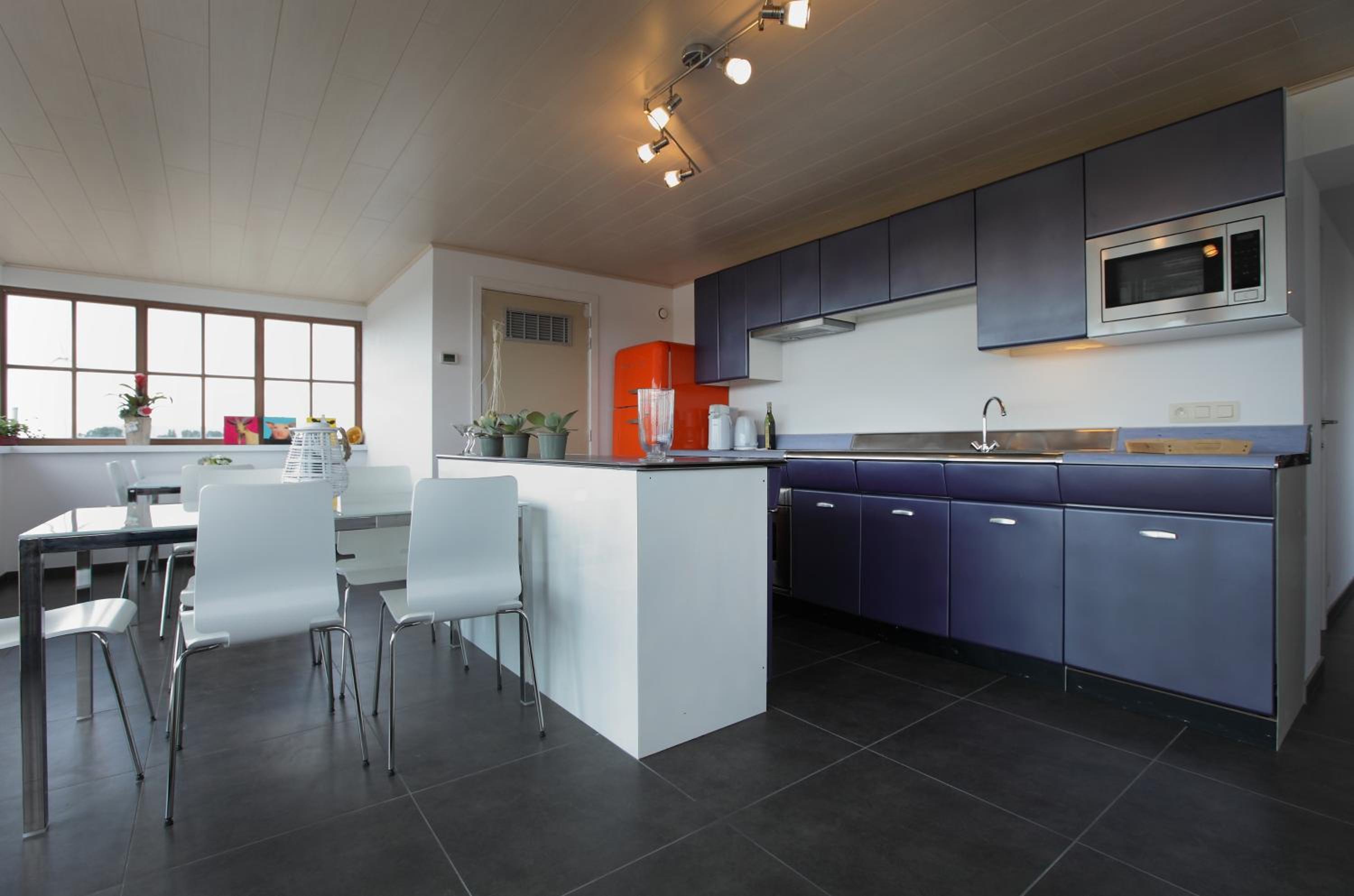 Hotel B&B Back2Front - Image 1