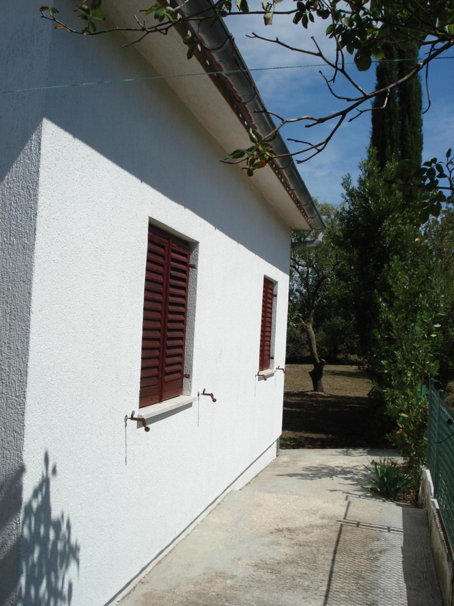 Medel view 5