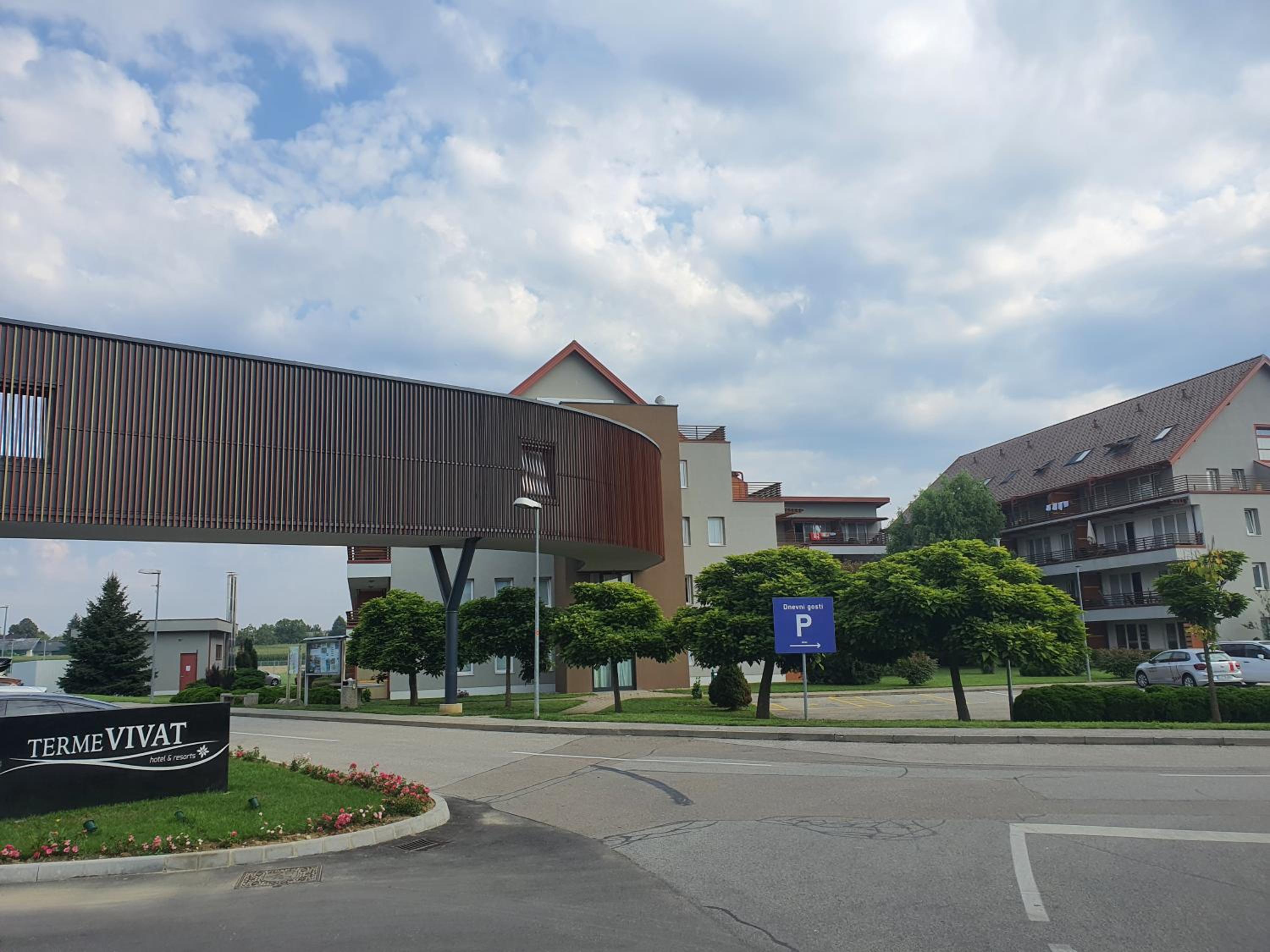 Apartment Velcom en Moravske Toplice — parking