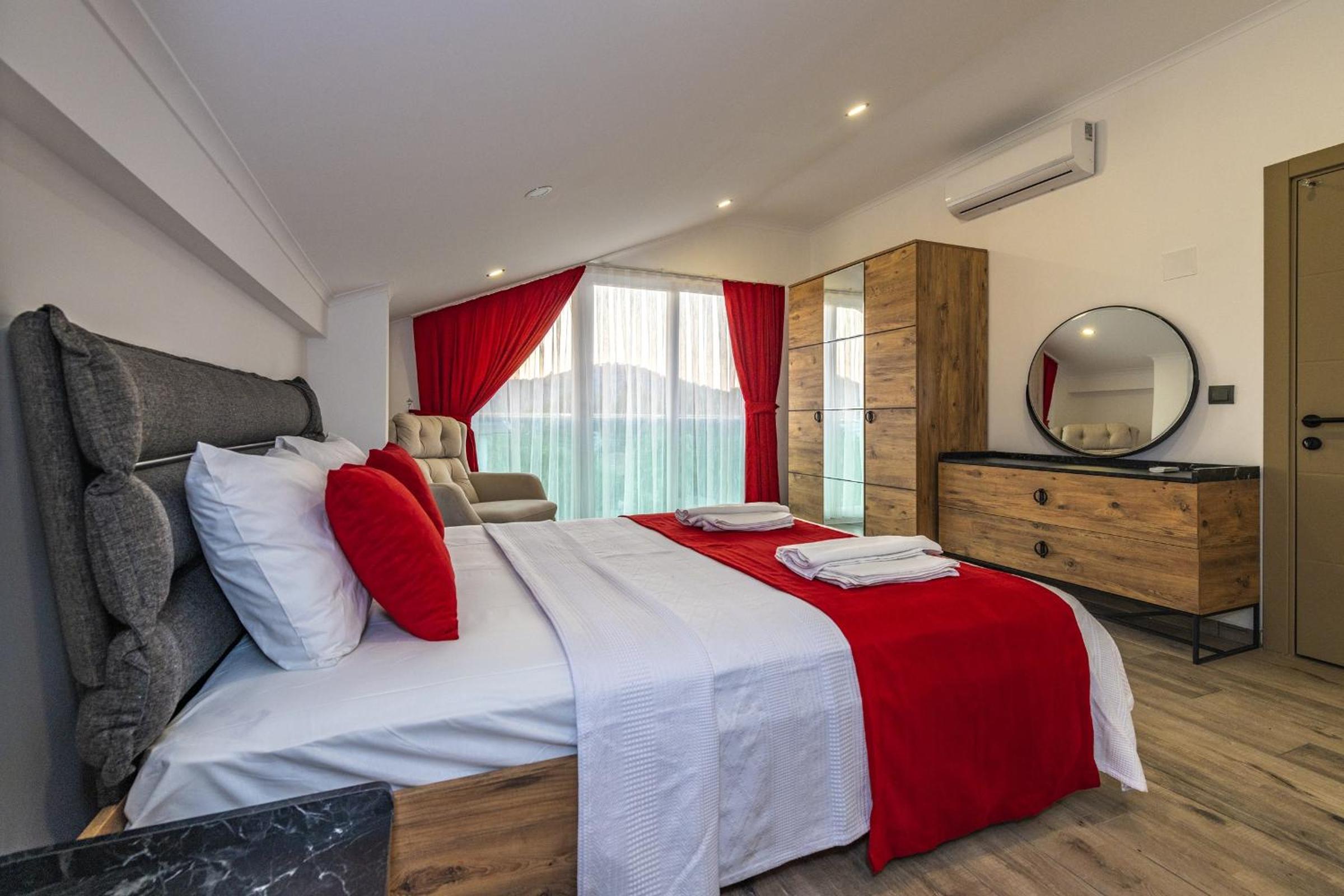 Bella- 4 Bedroom Holiday Villa in Oludeniz view 2