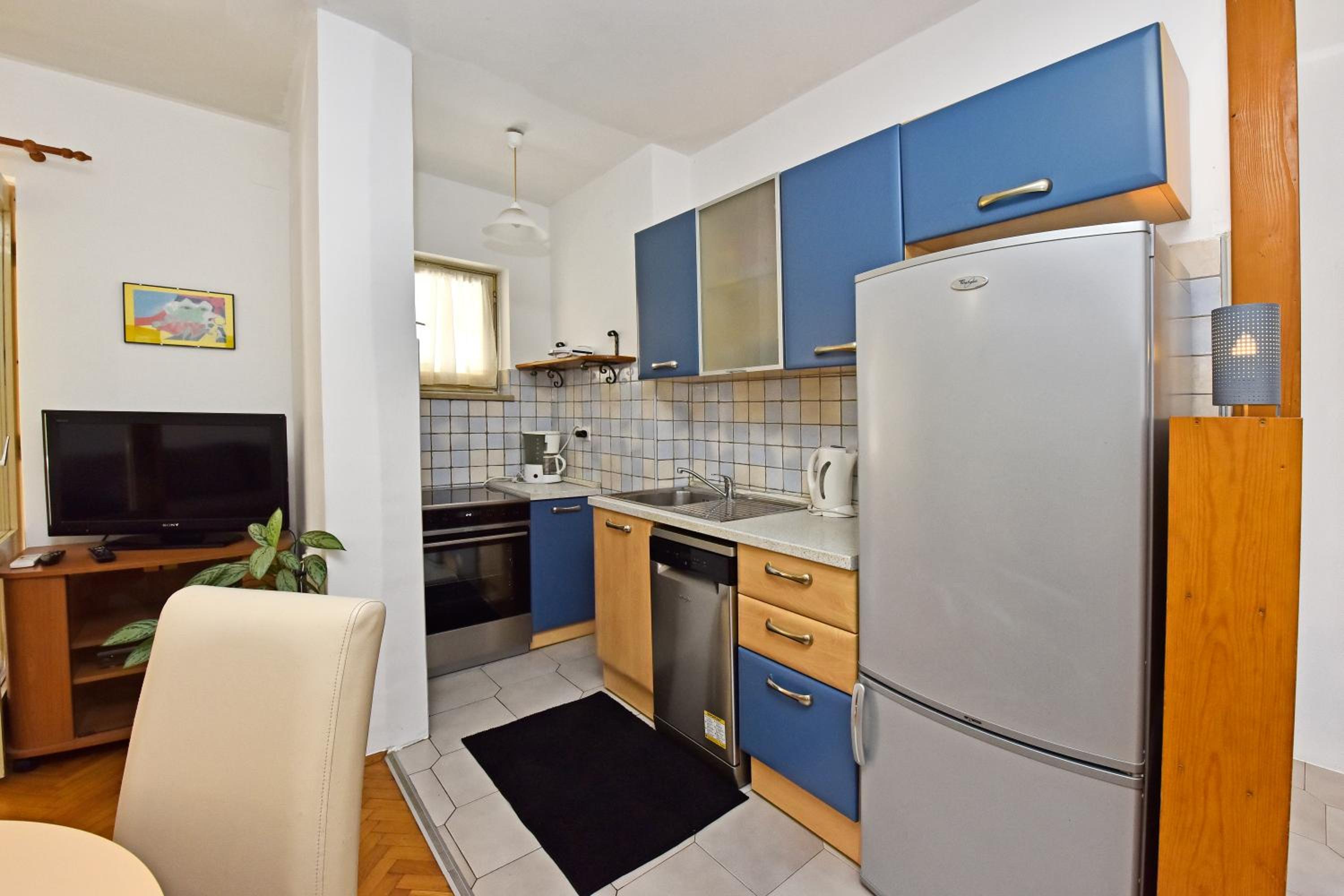 Apartment Nikola - Property Image 12