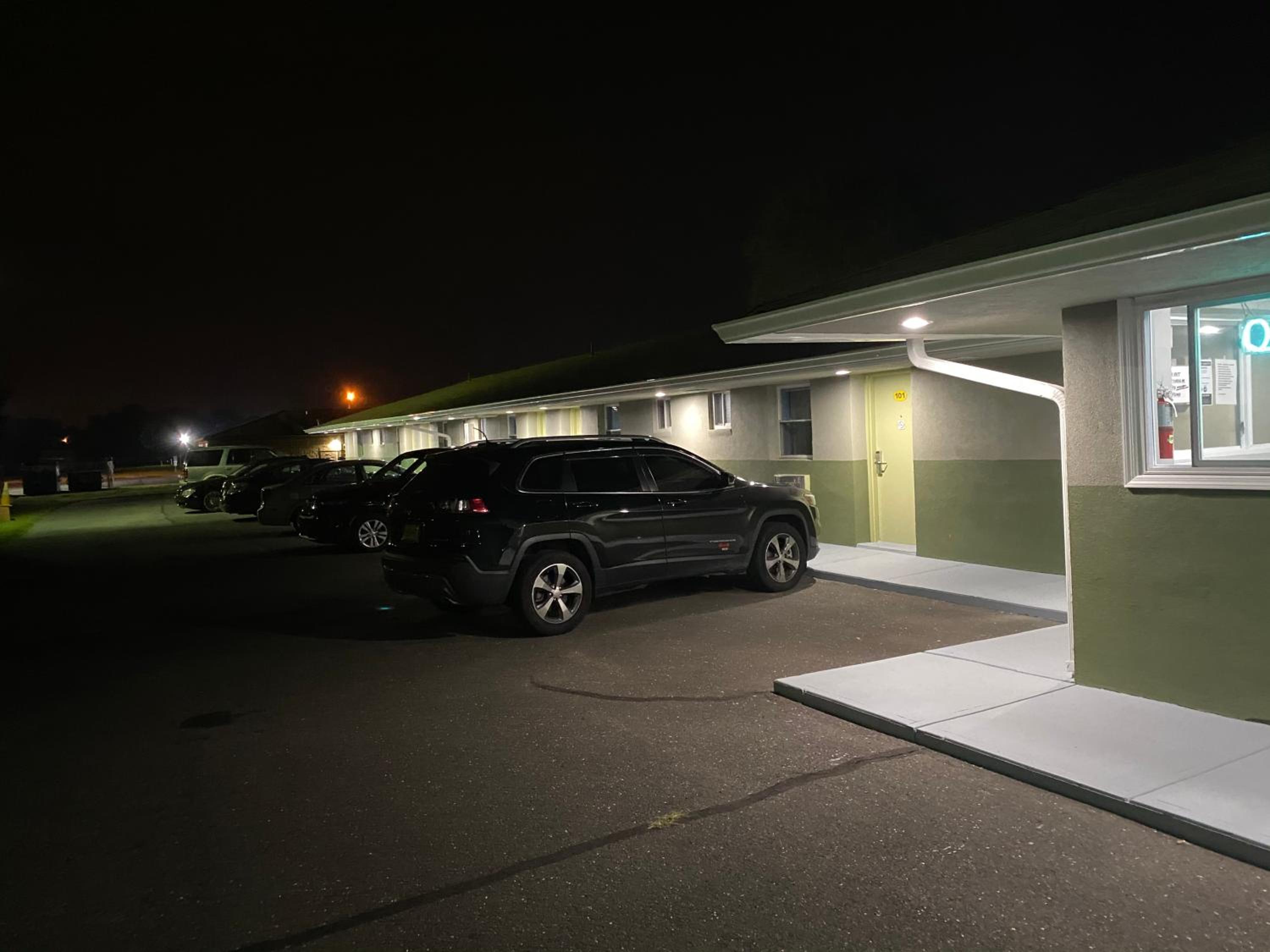Red Carpet Inn & Suites Wrightstown