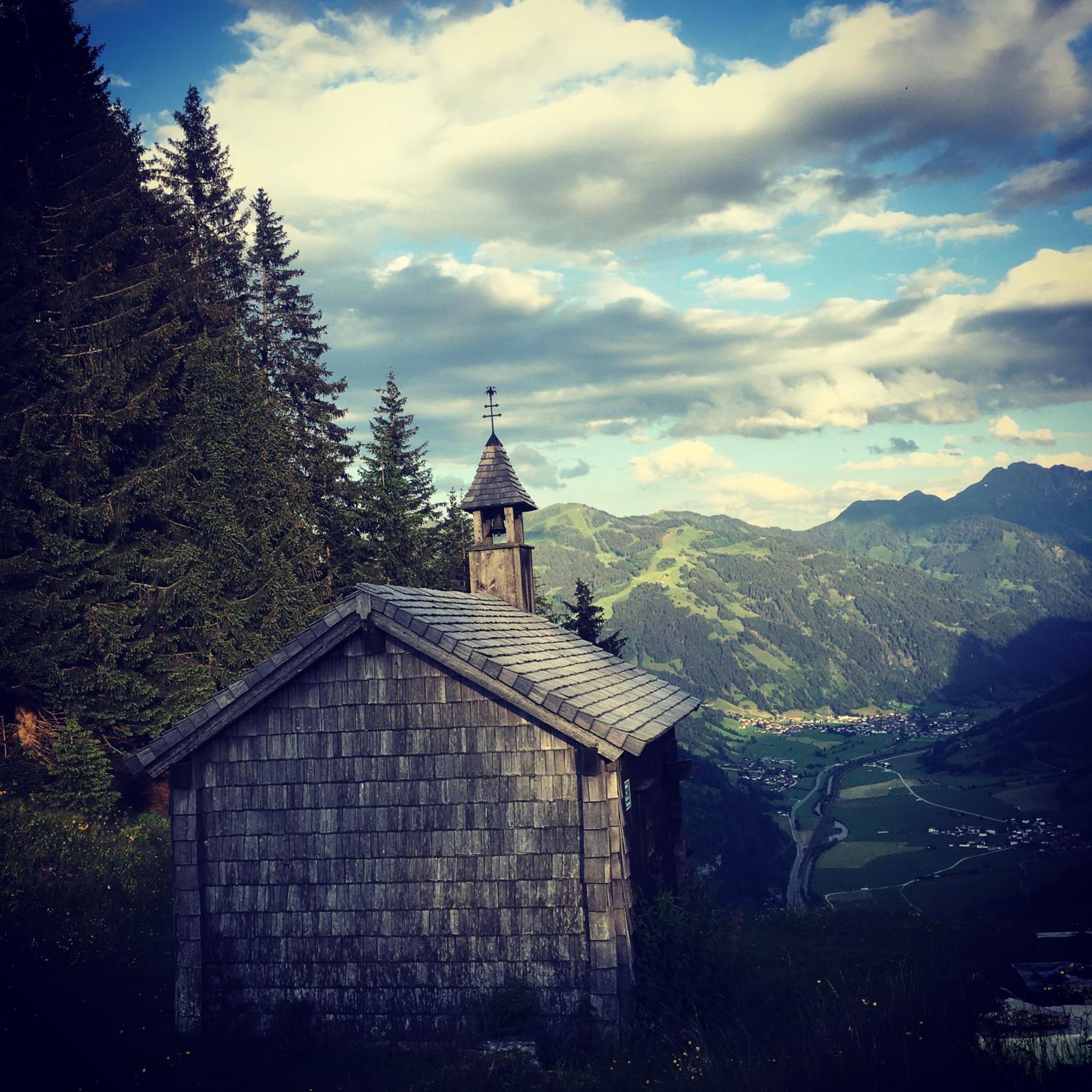 Chalet Franzi - Ruhiges Chalet mit Bergblick, Garten und gratis Eintritt ins Solarbad