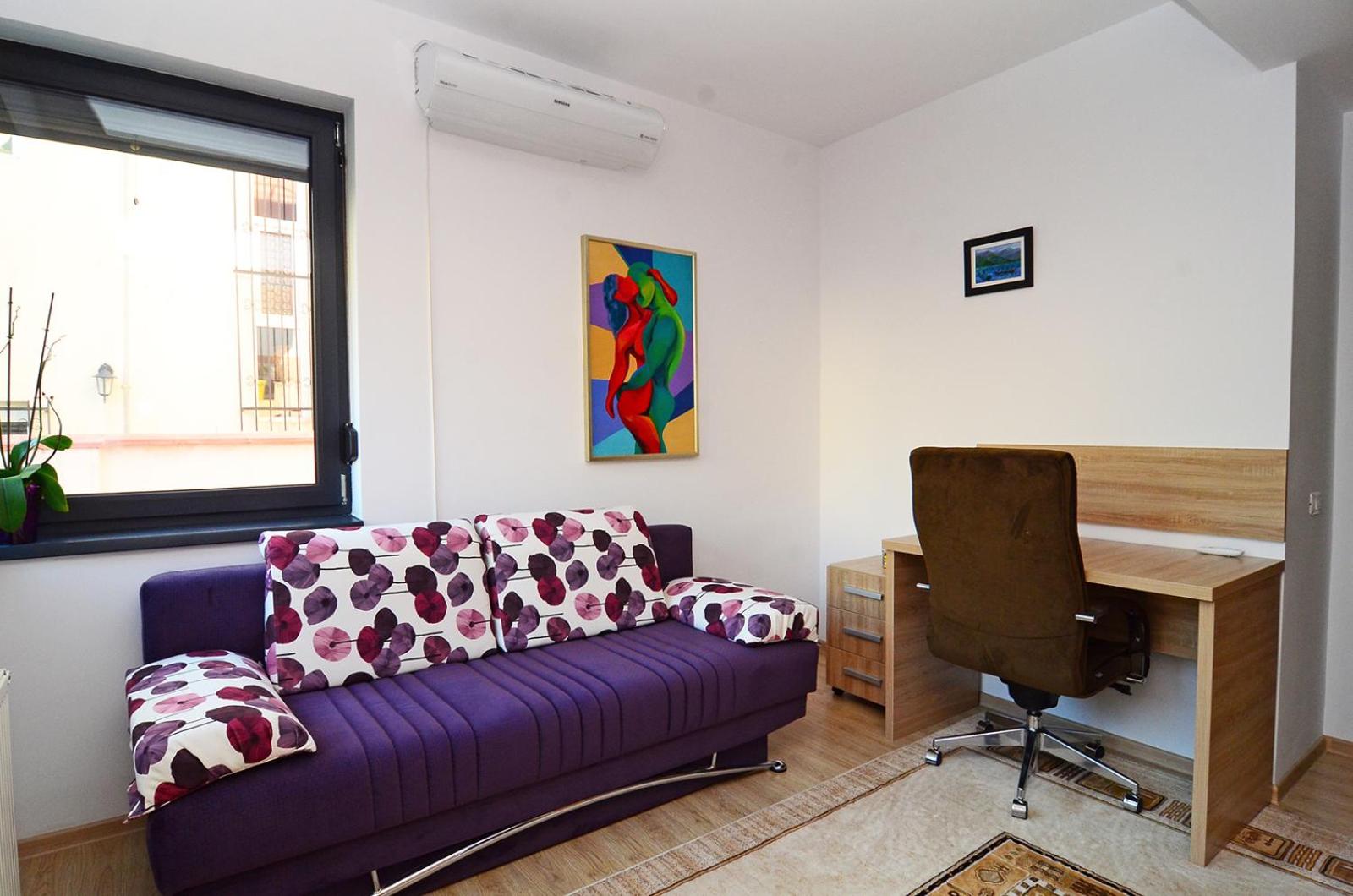 Luxury apartment by the park / Arch of Triumph view 3