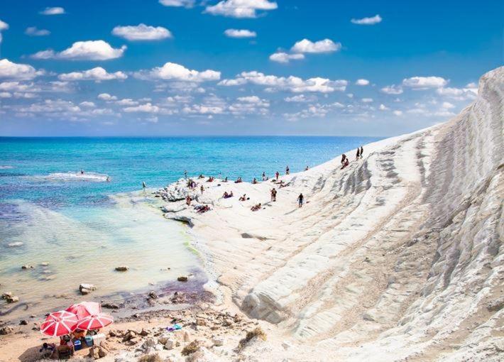 Sailing Yacht photo 3