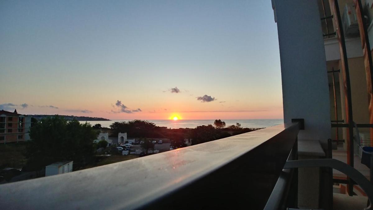 Green Life Sunrise view 2