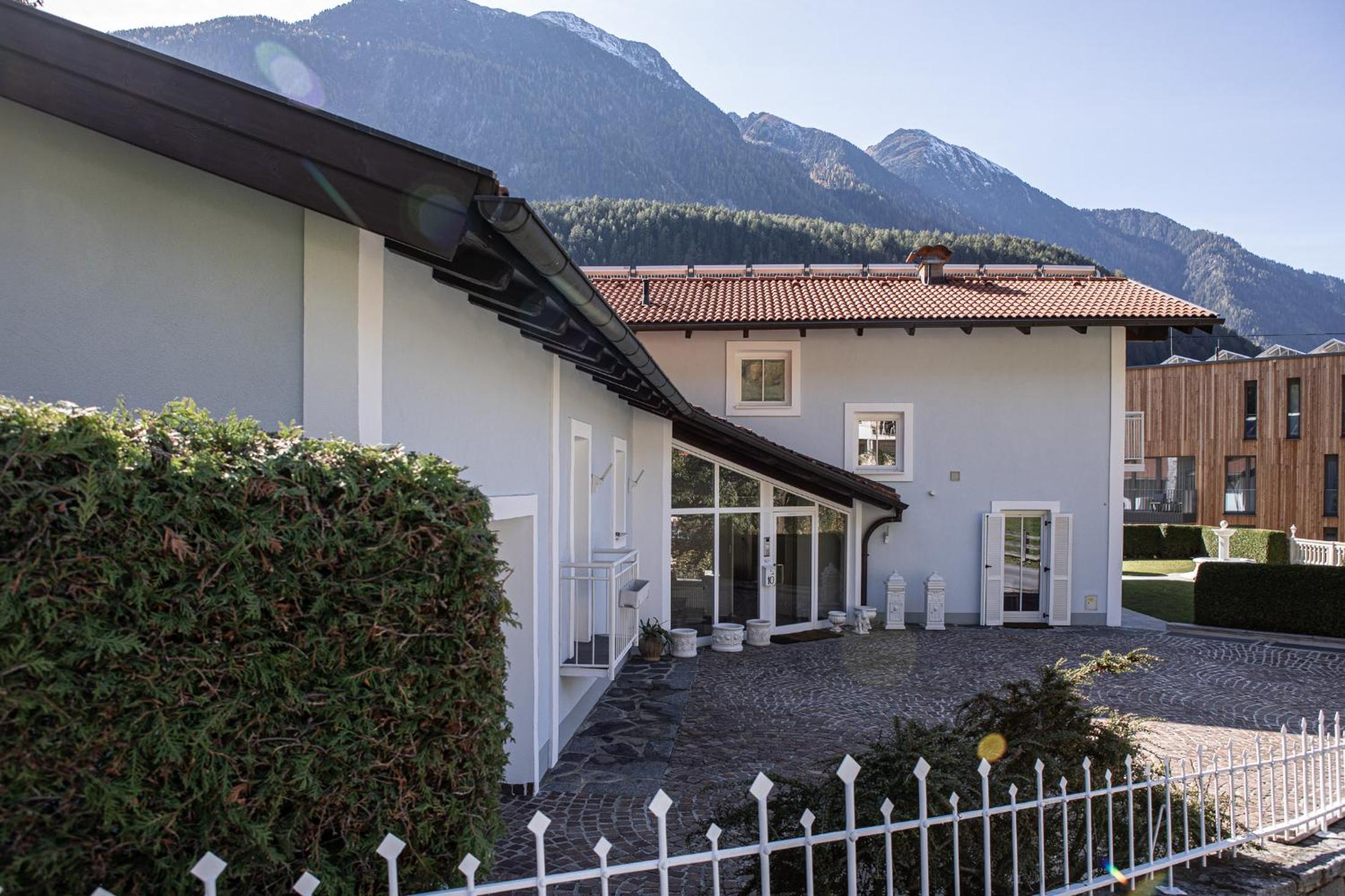 Villa 10 view 4