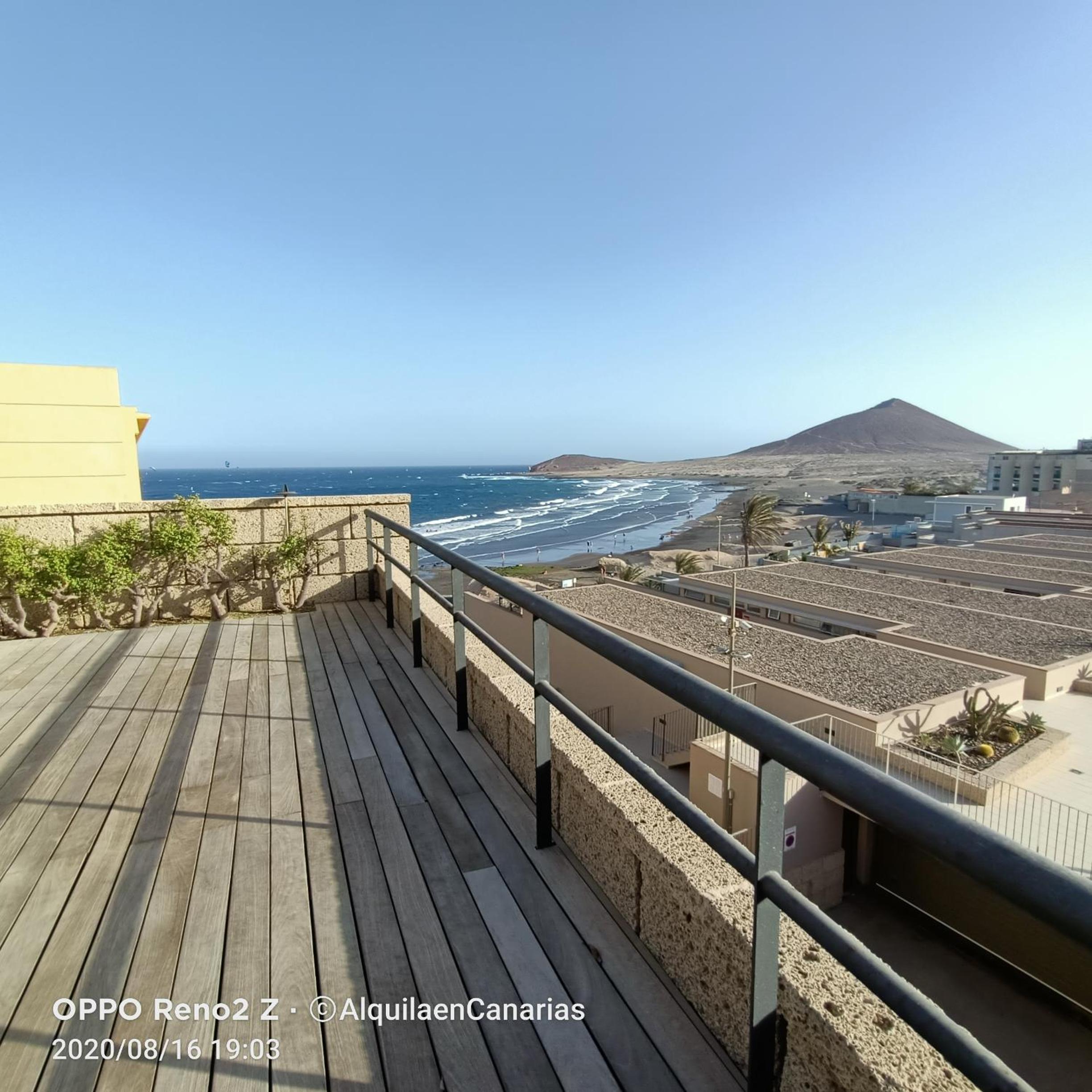 alquilaencanarias El Medano Spectacular terrace and sea views A - main view