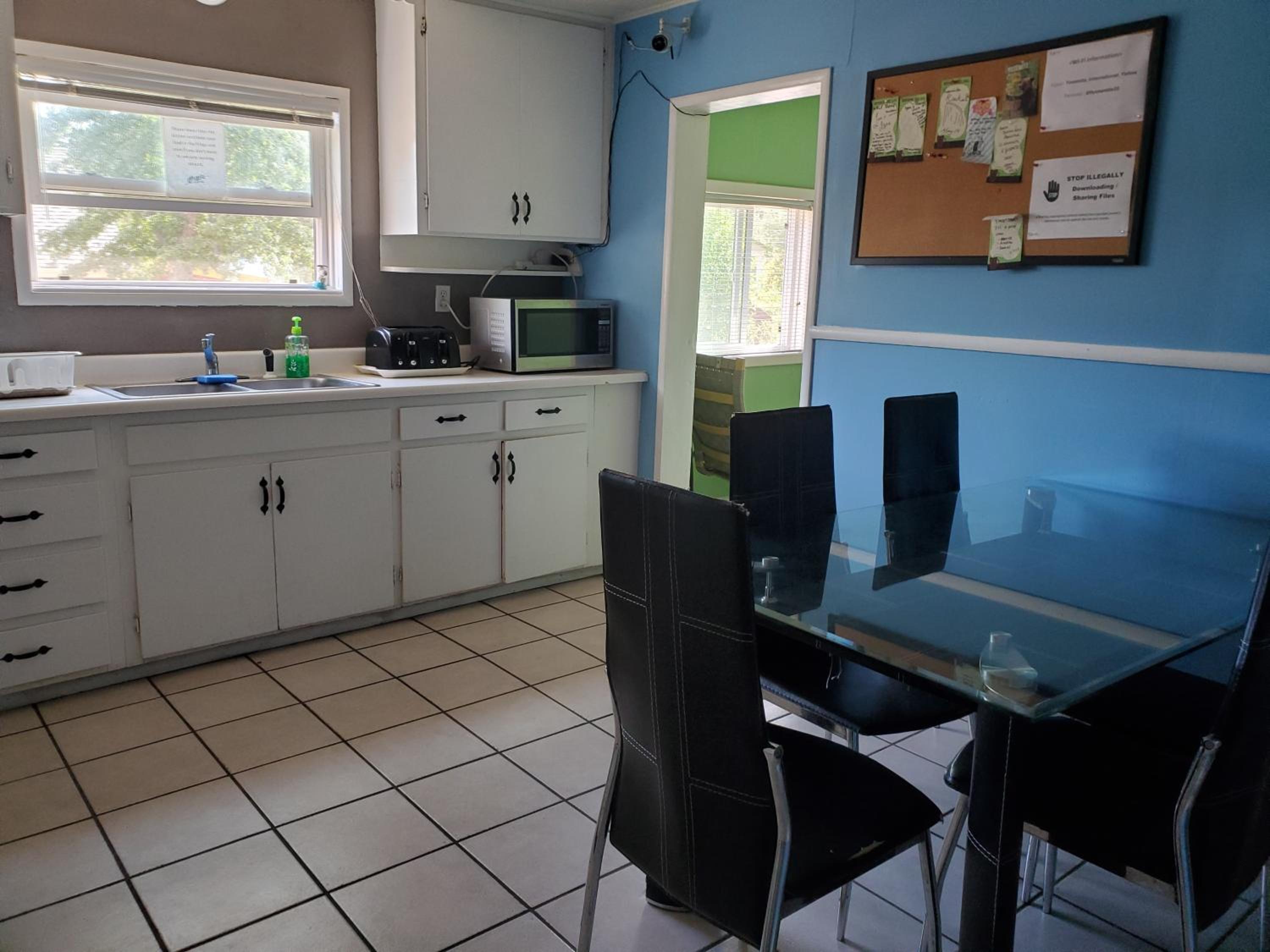 Yosemite International Hostel view 5
