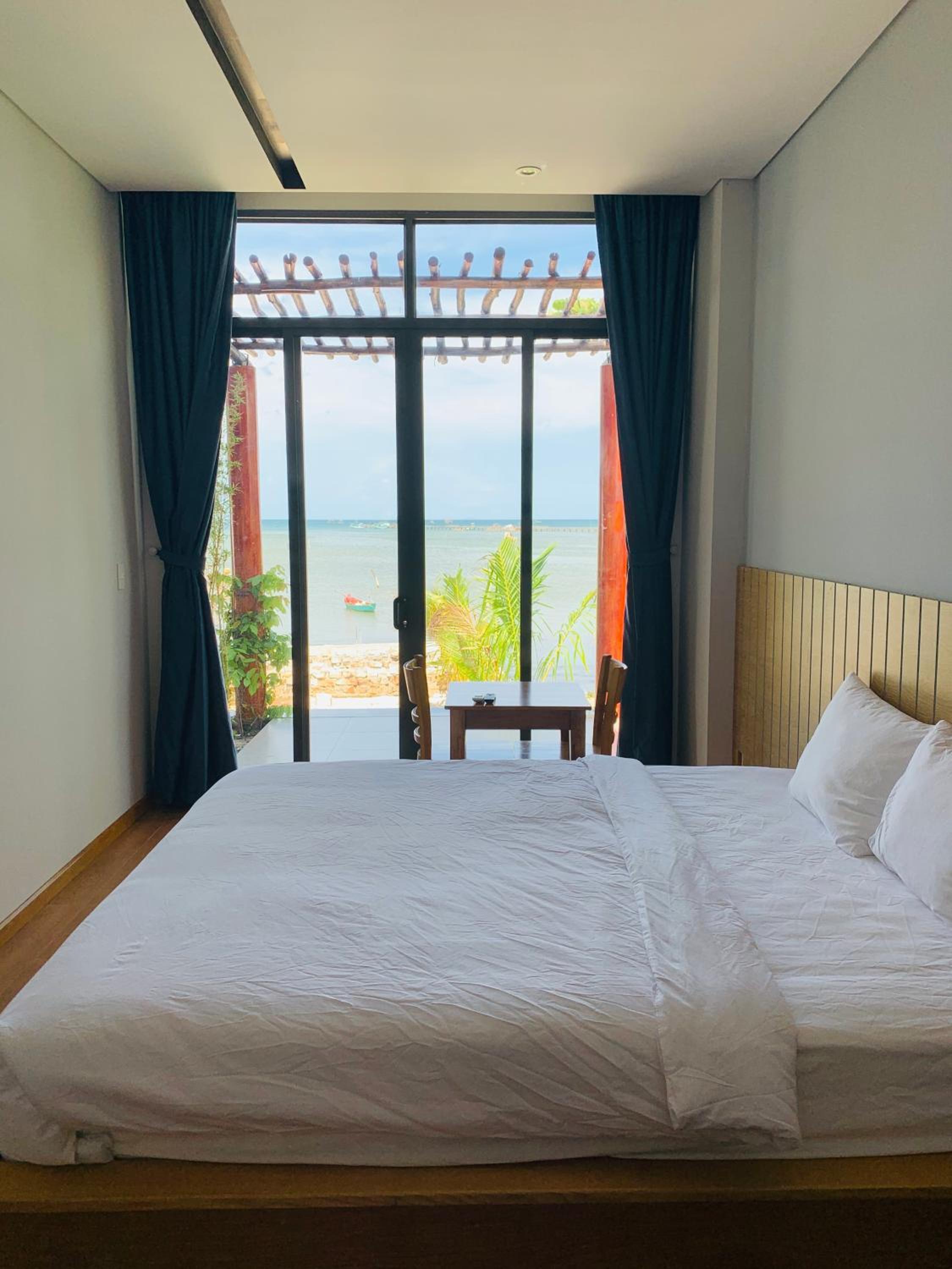 Aurora House Ham Ninh Village view 5