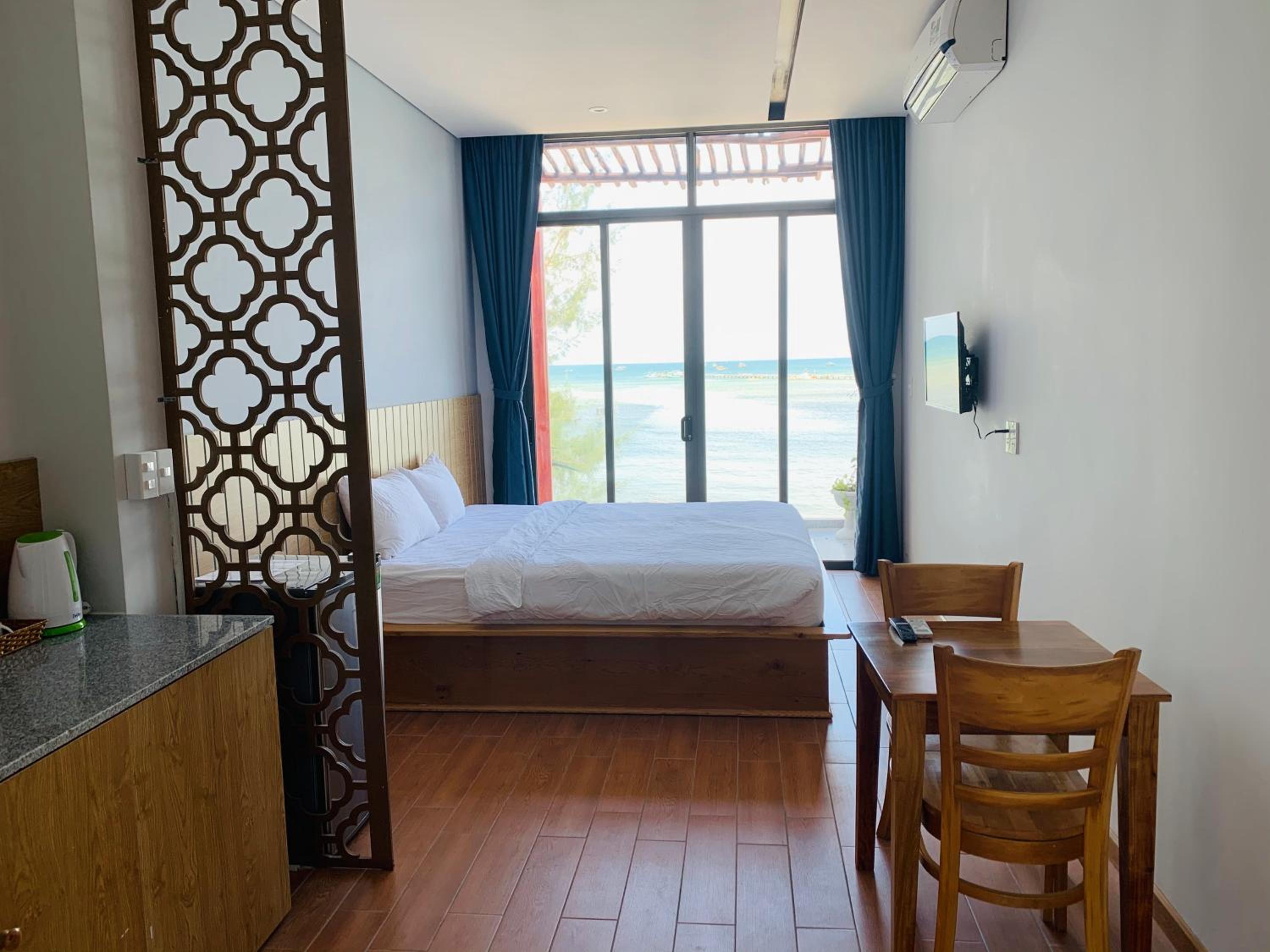 Aurora House Ham Ninh Village view 4