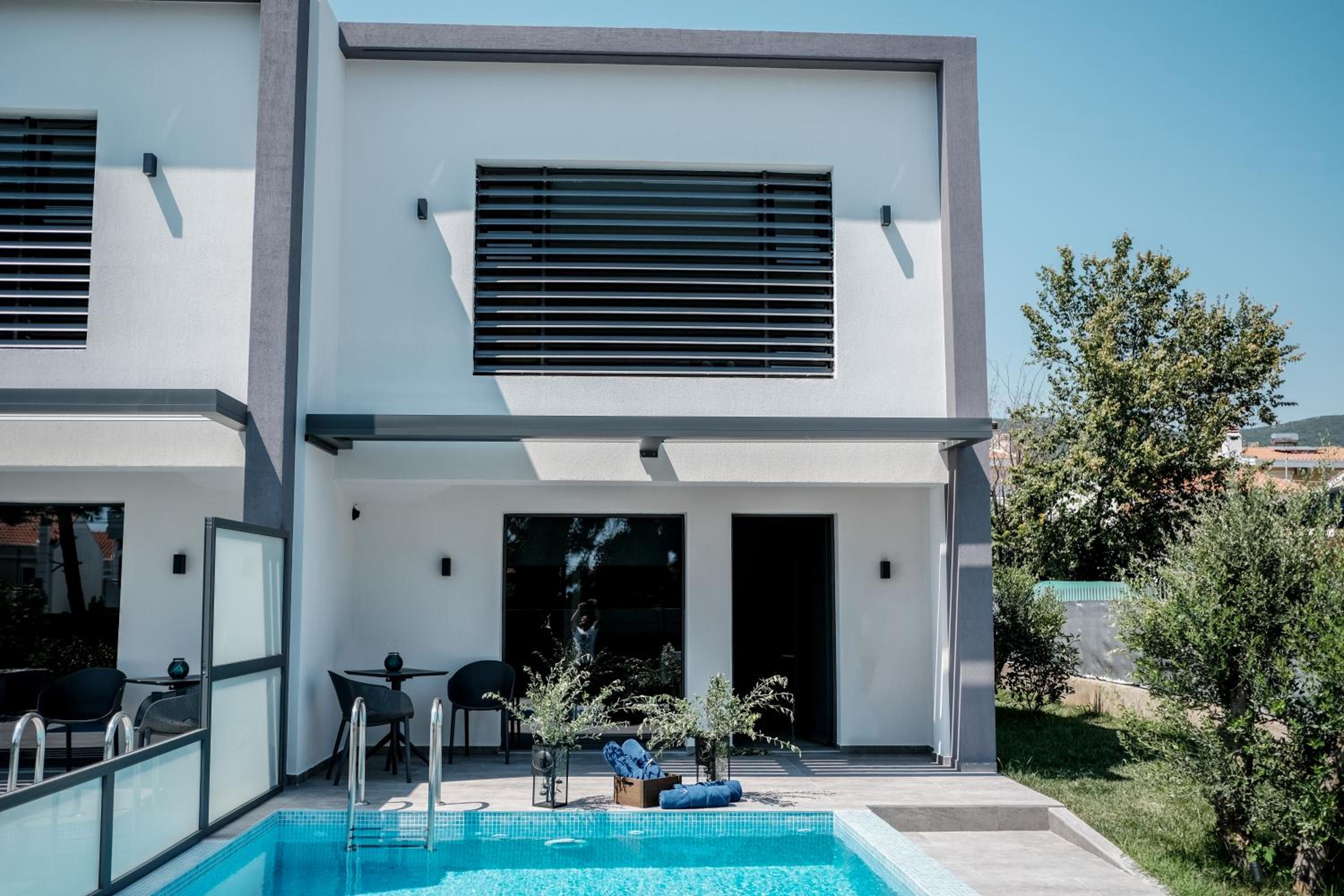 cobalt aqua view 5