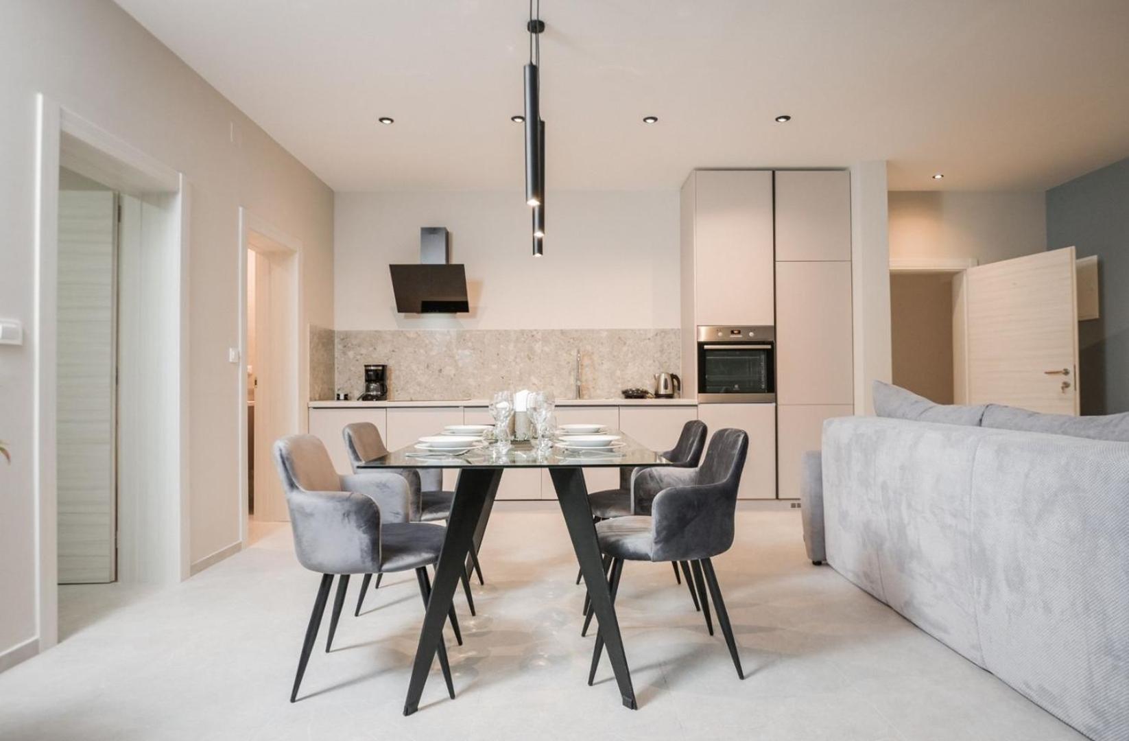 Apartments Lacrima near the sea view 5