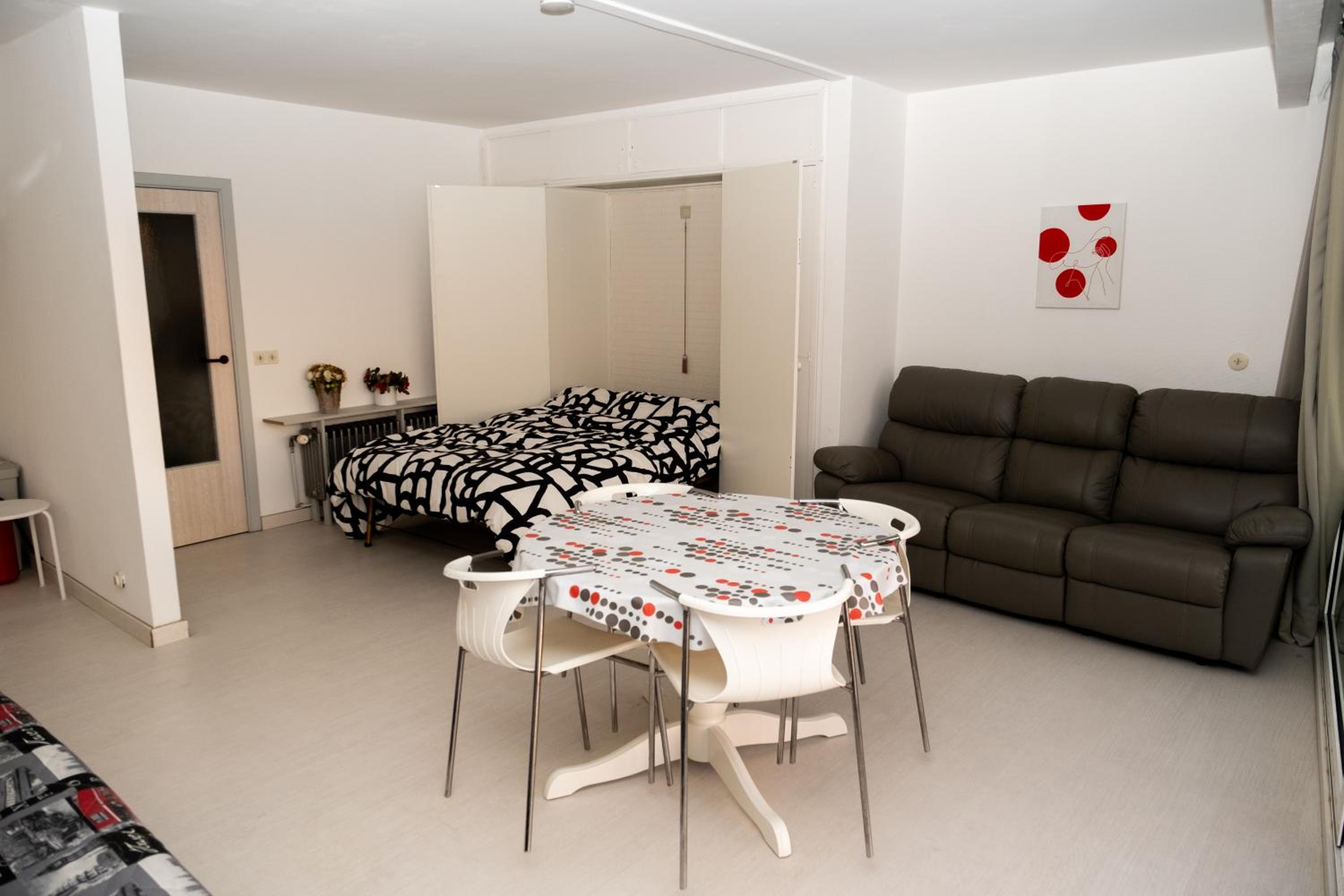 Moderne studio met zeezicht naast Casino Blankenberge view 2
