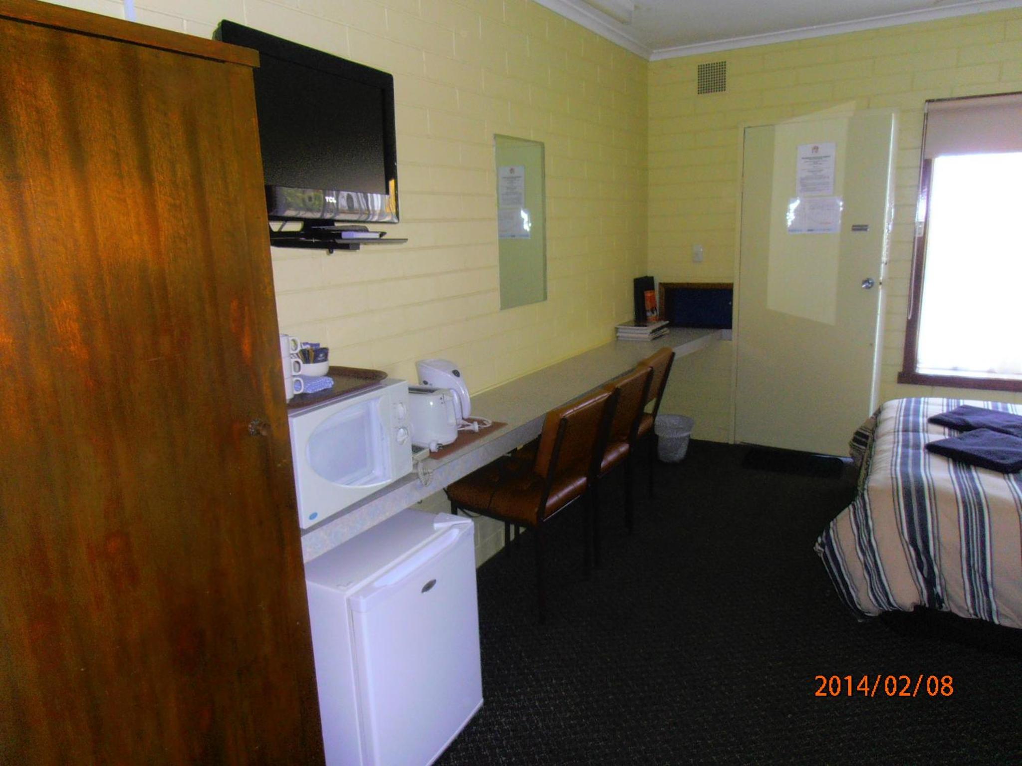 Opal Motel
