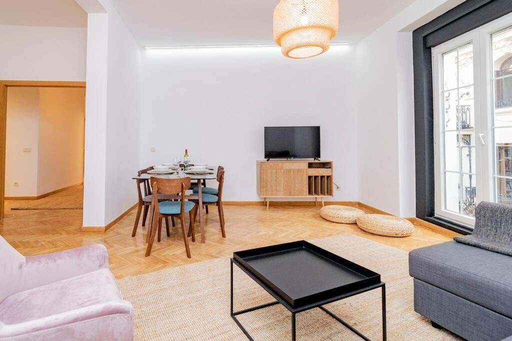 Espectacular Apto. Centro de Madrid C/Infantas 3-6 by Batuecas view 4