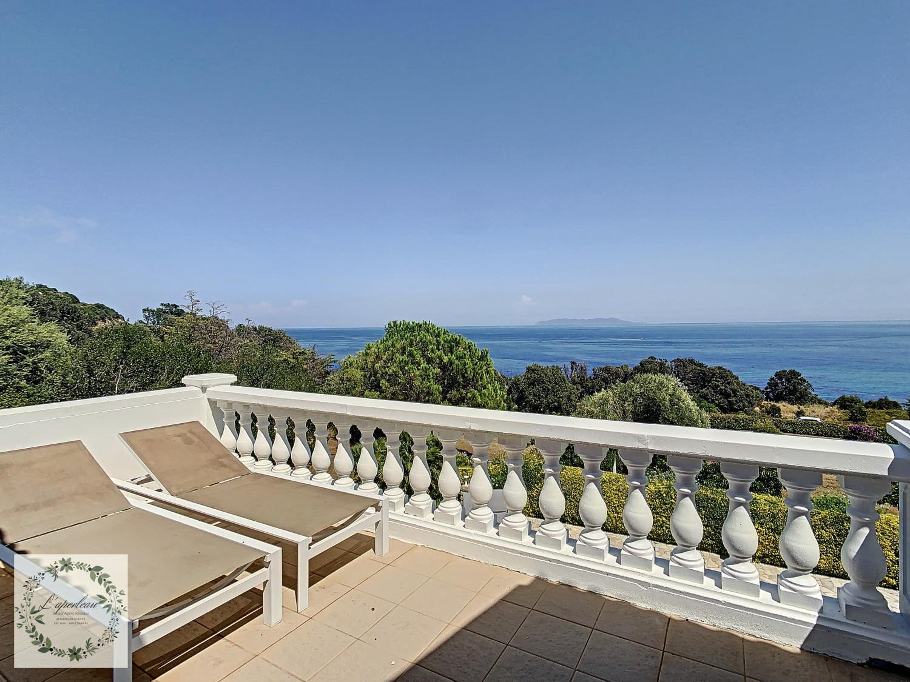 Seaview villa Marlau en Macinaggio — balcony