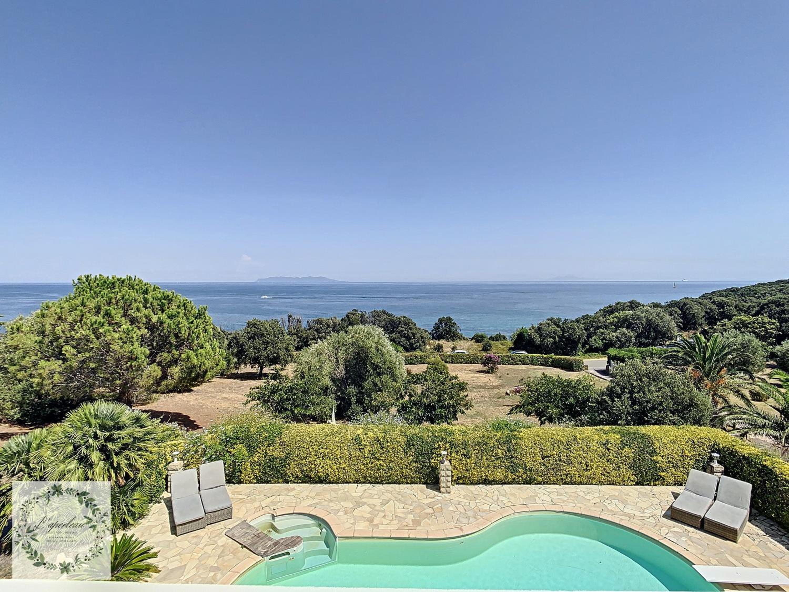 Hotel Seaview villa Marlau - Image 1