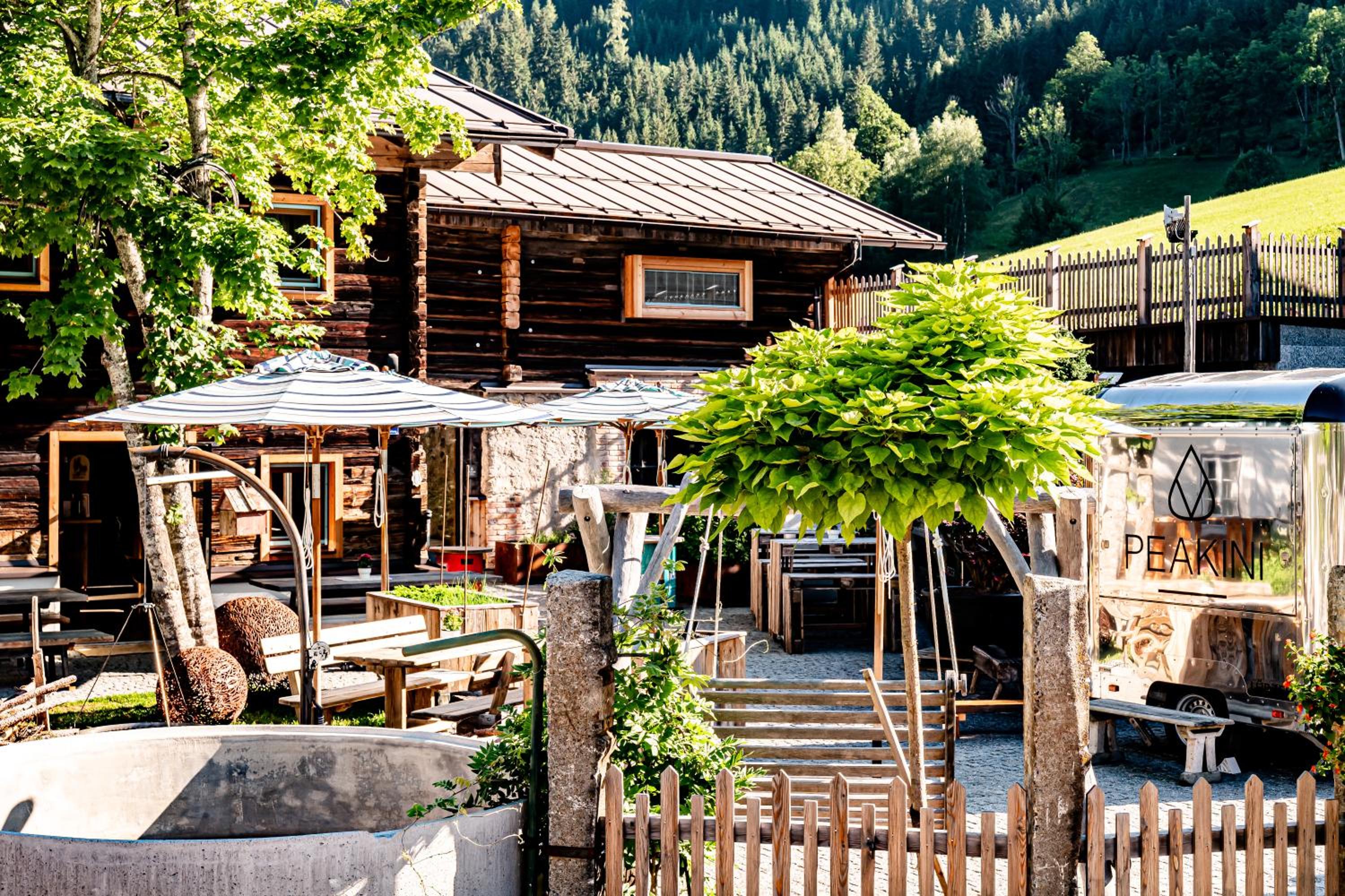 Peakini Farmhaus