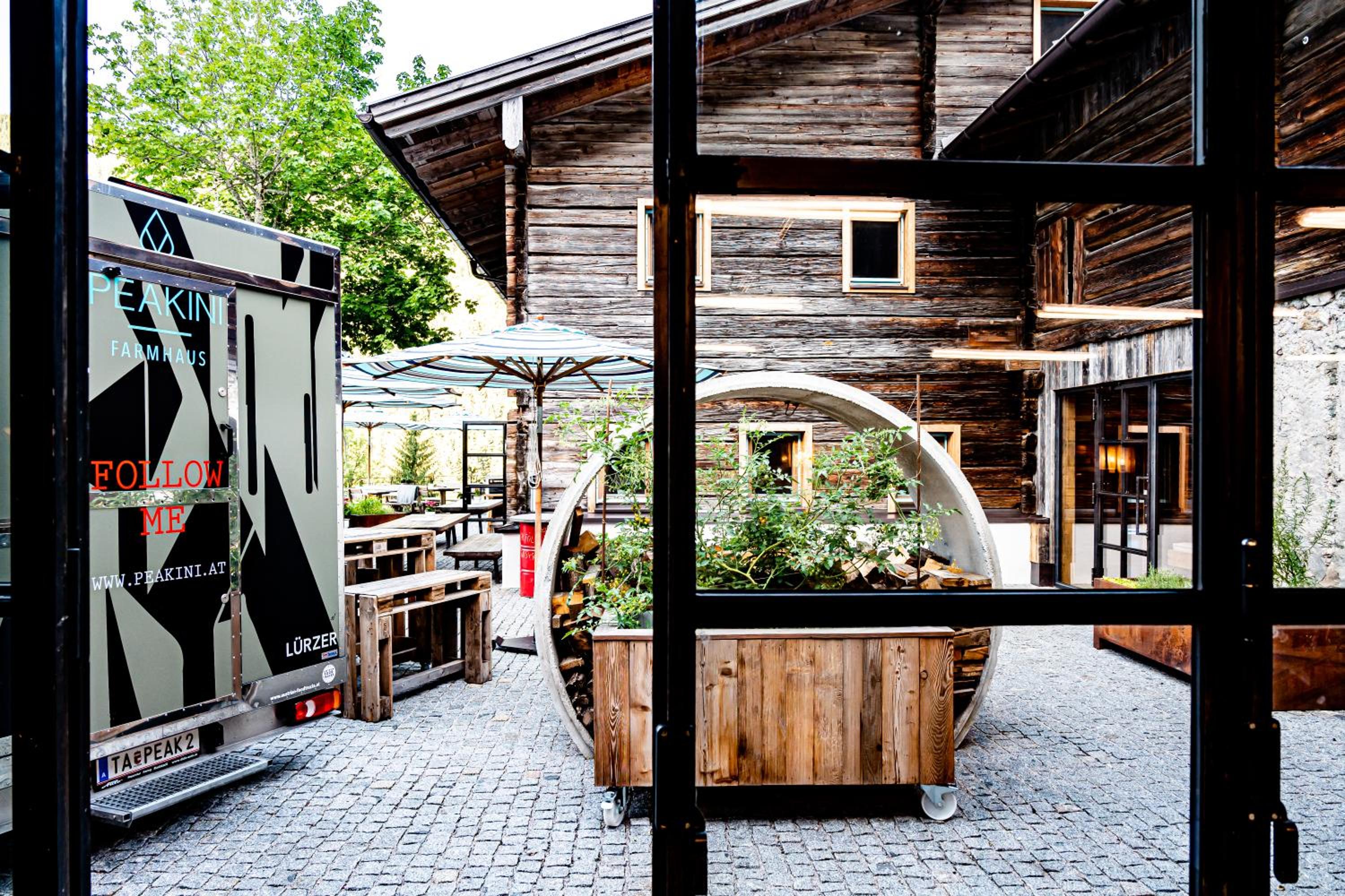 Peakini Farmhaus