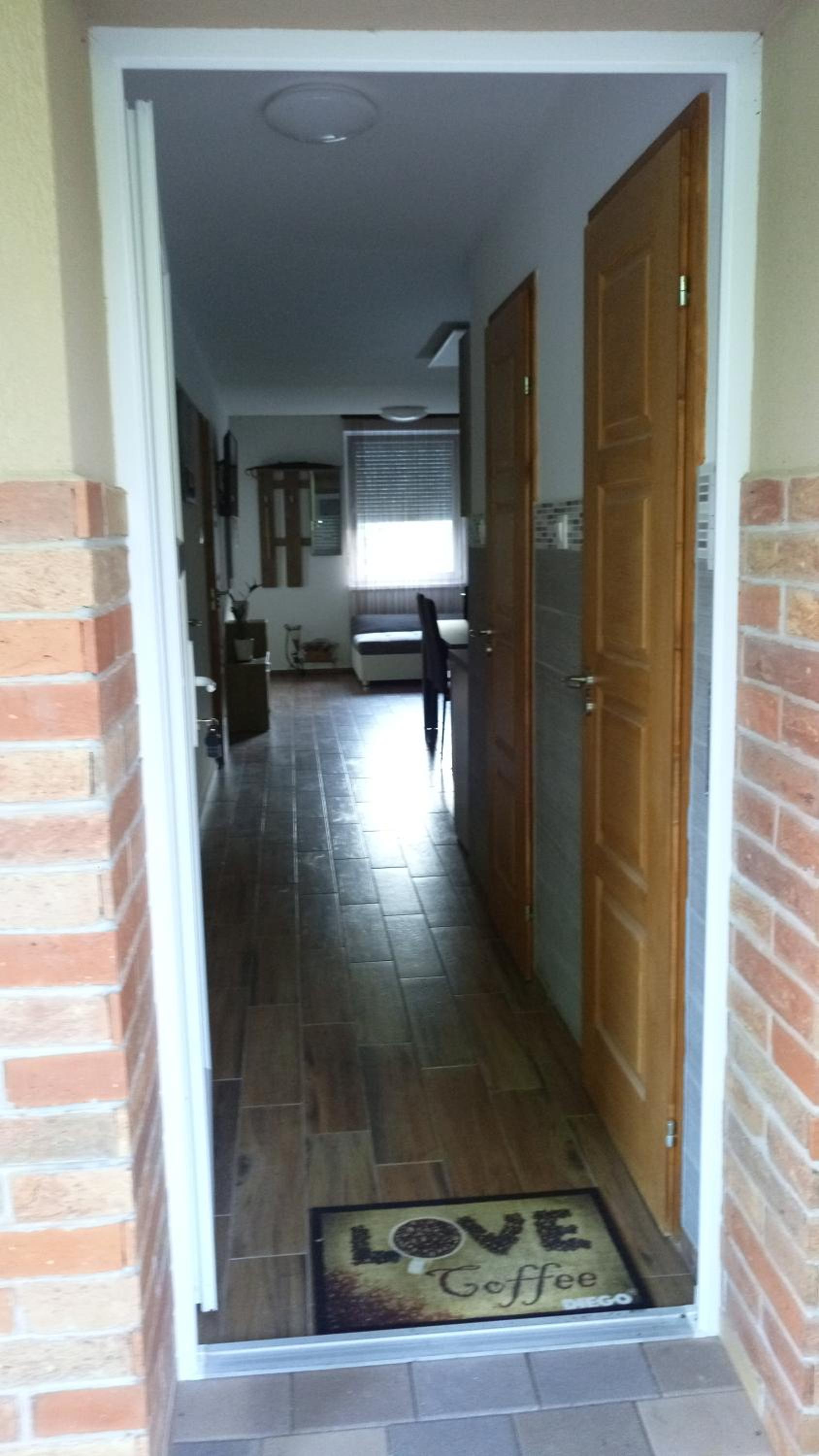 Photo 33