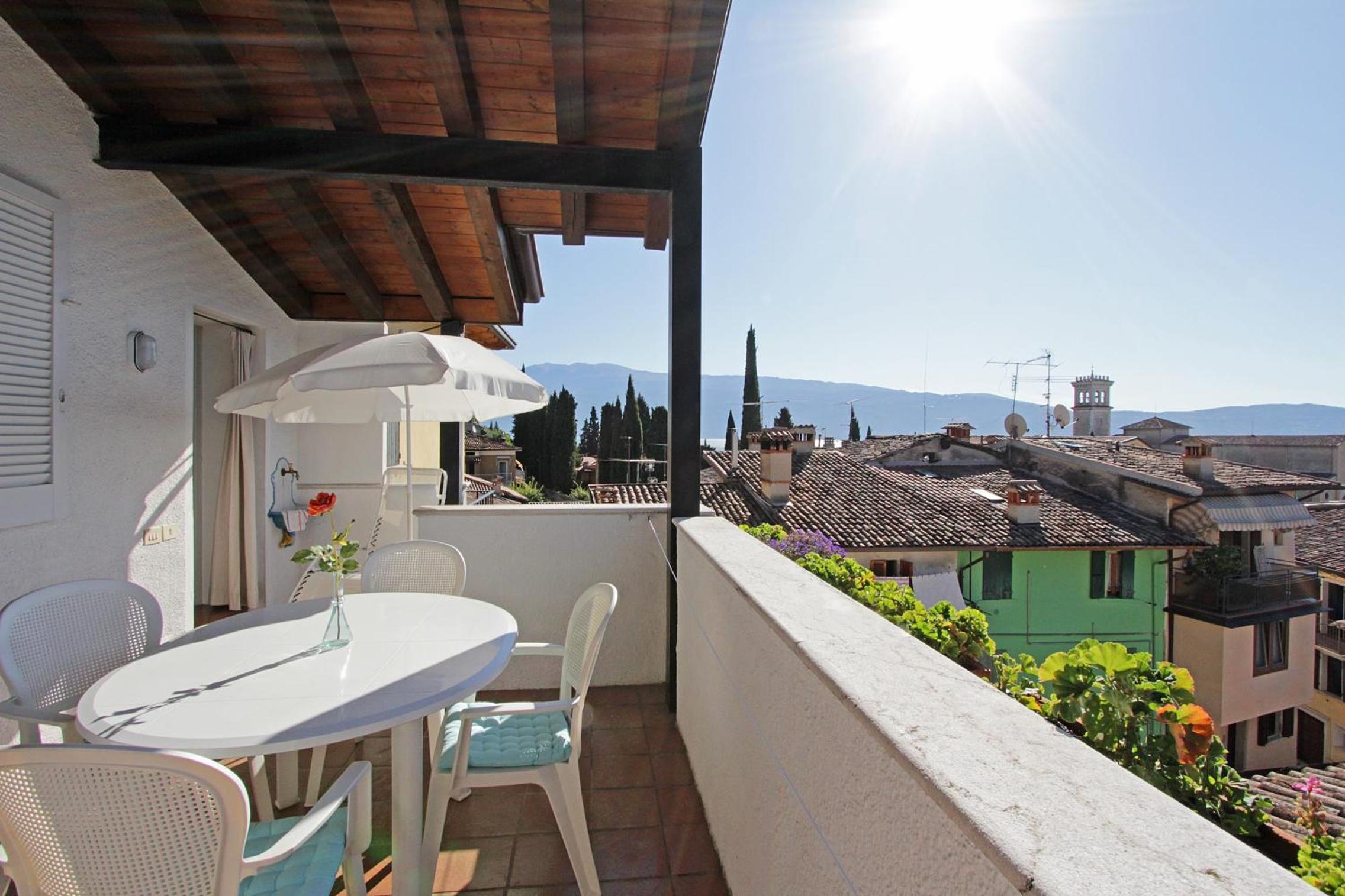 Casa Marsilva - holiday apartment with roof terrace, near the lake view 3