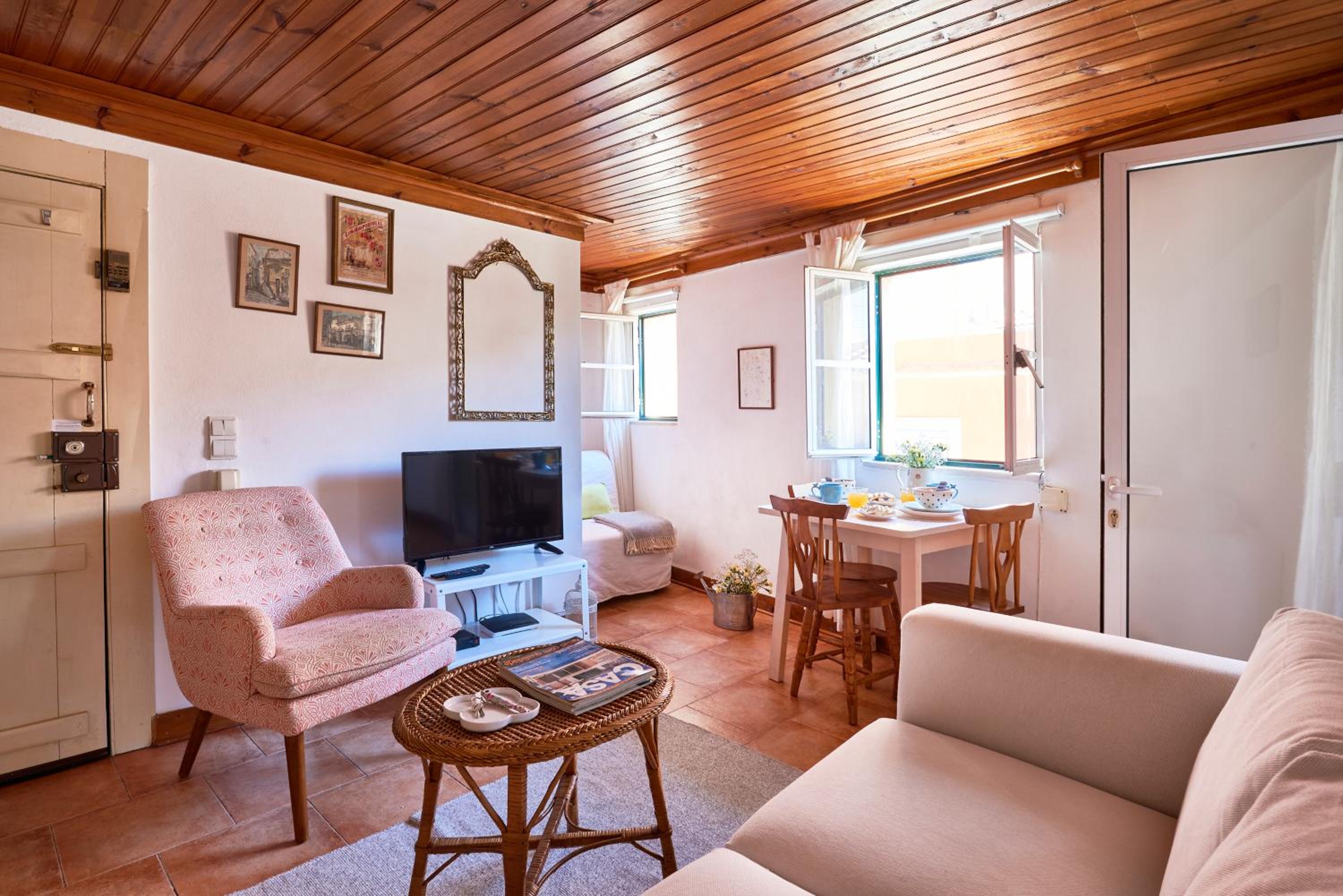 Light Filled Apartment near Chiado, By TimeCooler view 2