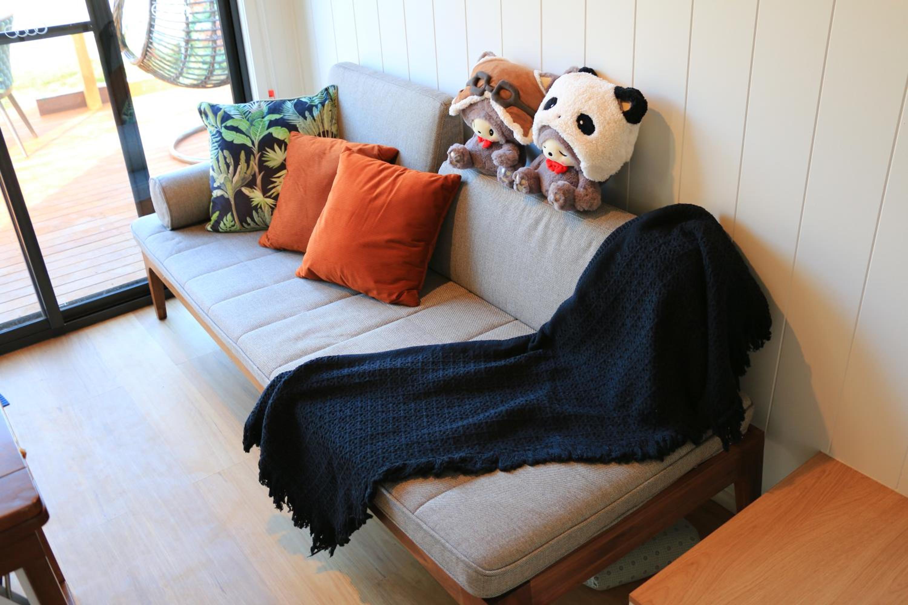 The Pink Lake Tiny House - 'Sakura' view 4