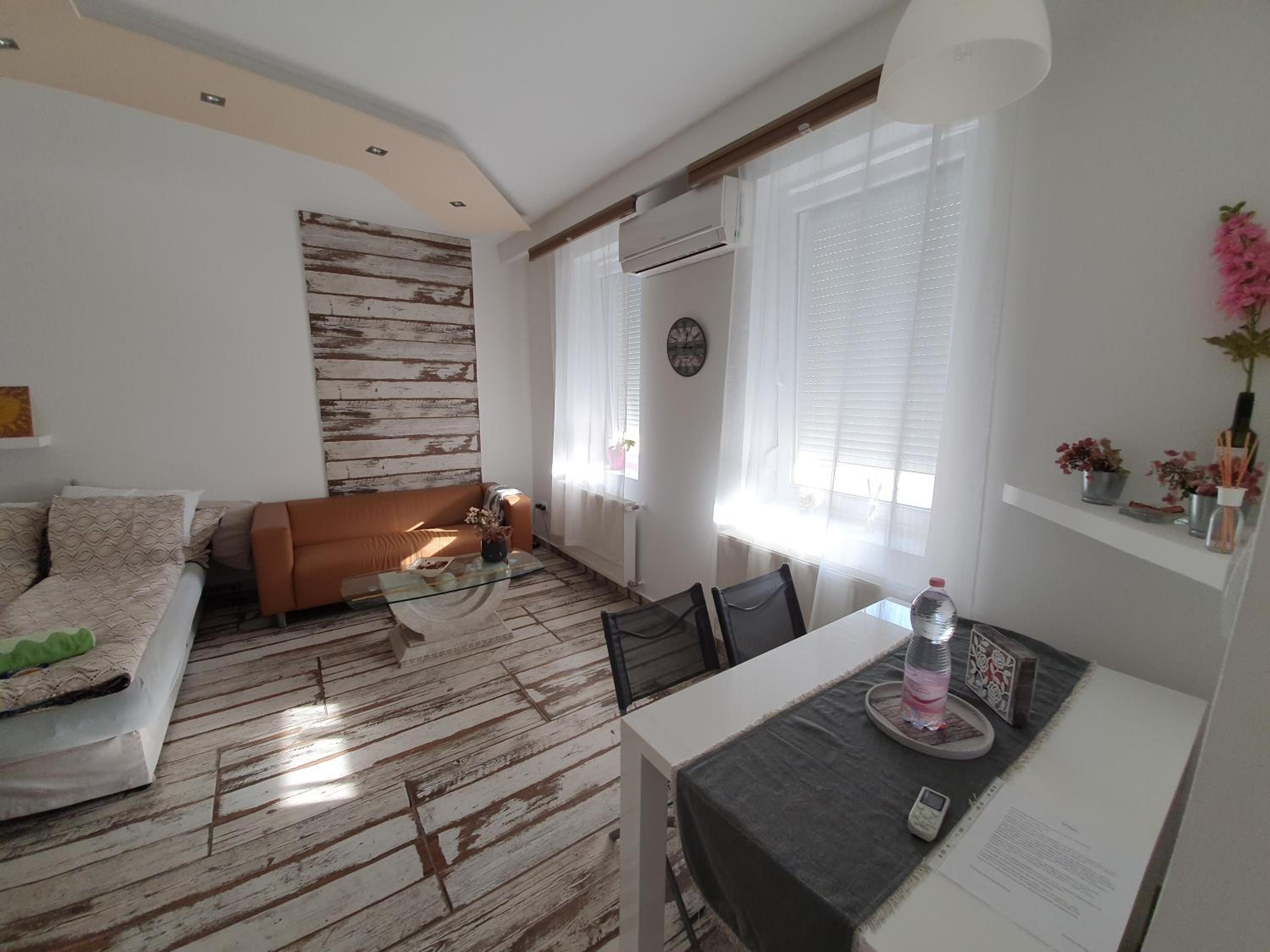 Cozy apartment in the heart of Kecskemet view 4