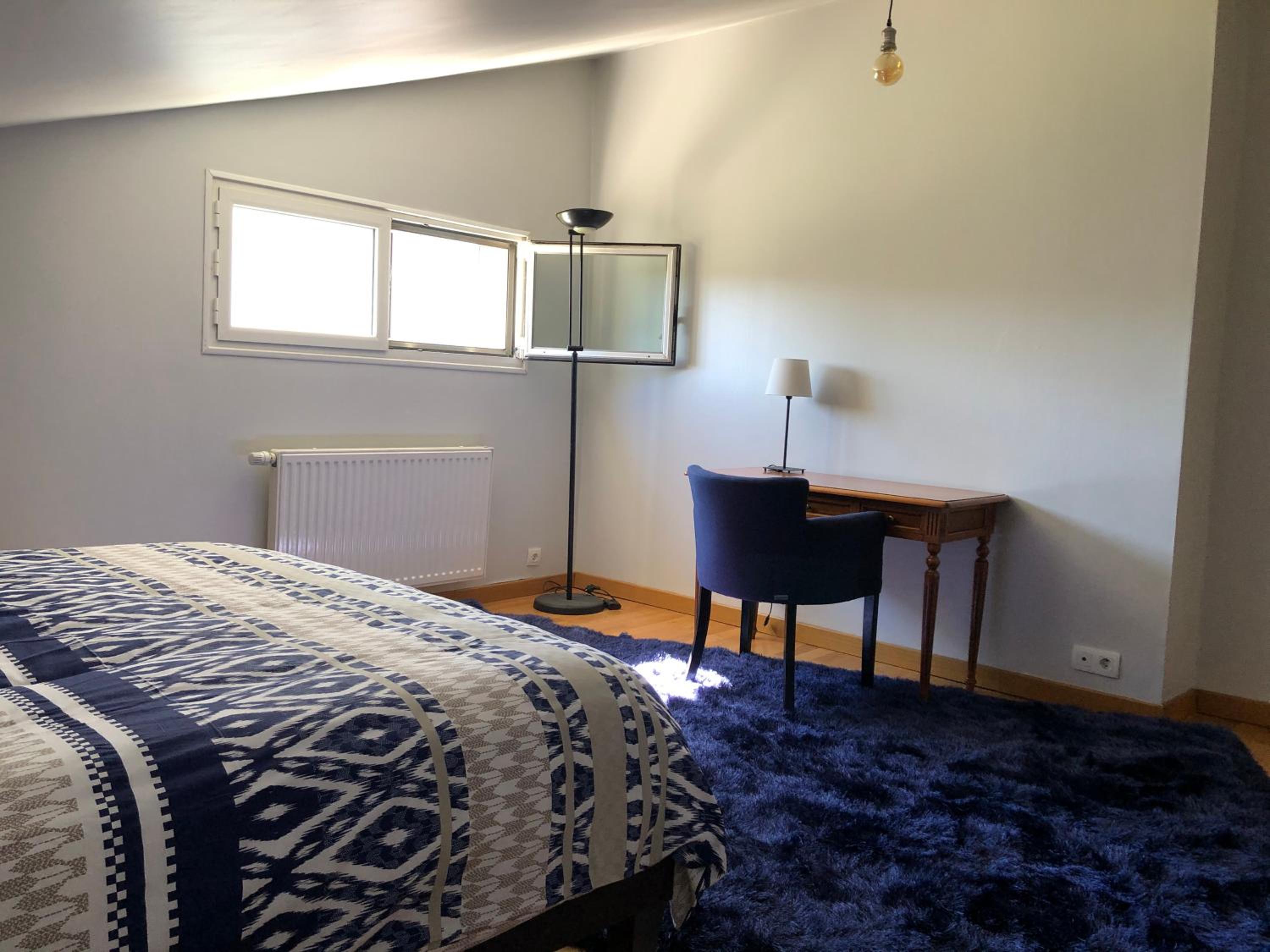 Le bleu Levant view 3