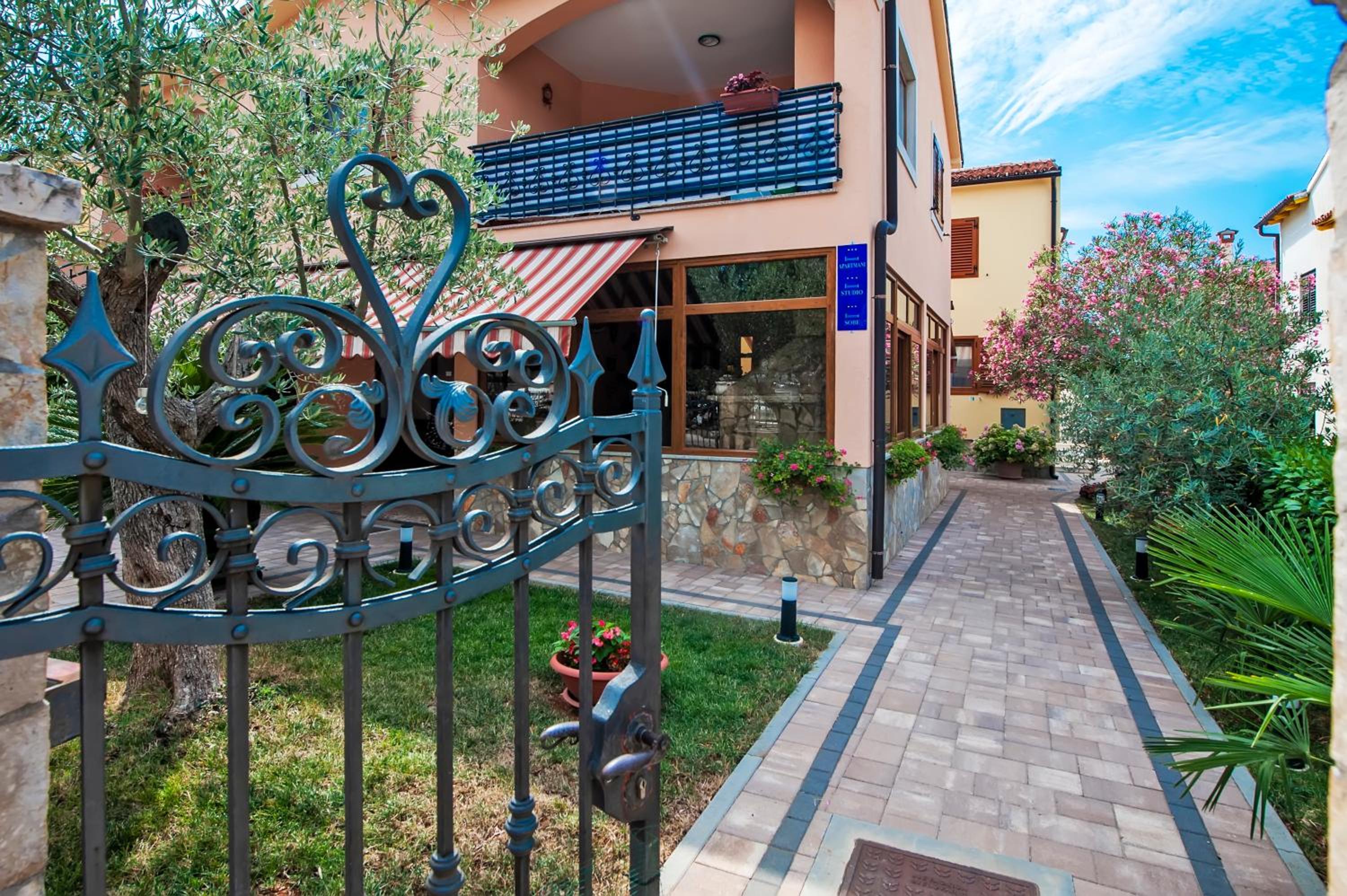 Casa Leona view 3