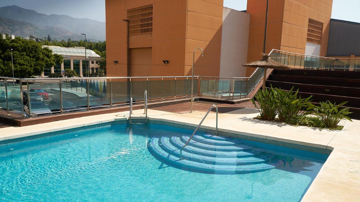 Roy Boston - Luxury Apartment view 4