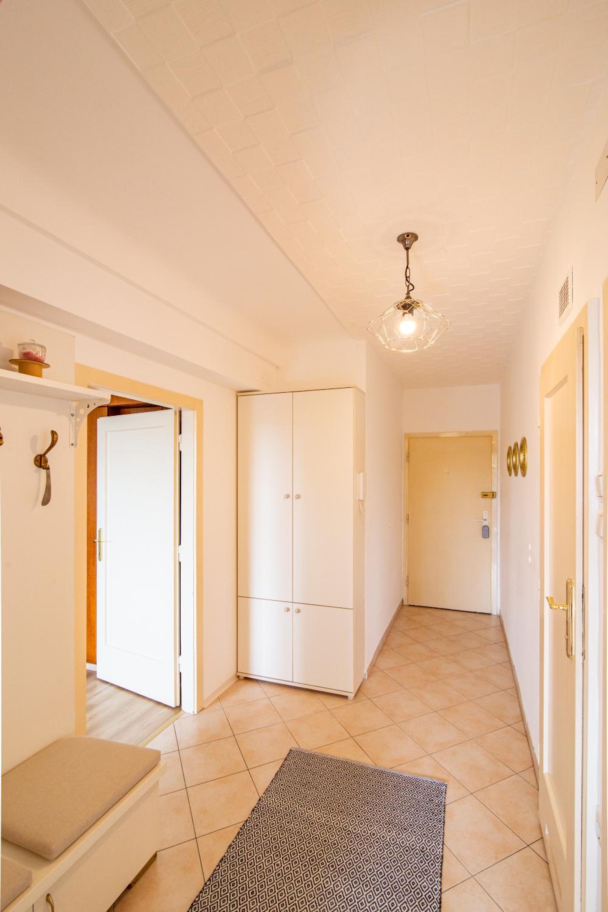Central Vienna Suite - Authentic Comfort, Self Check-In, AC and Netflix