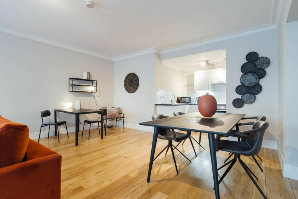 Glasgow Central Luxury Apartment view 3