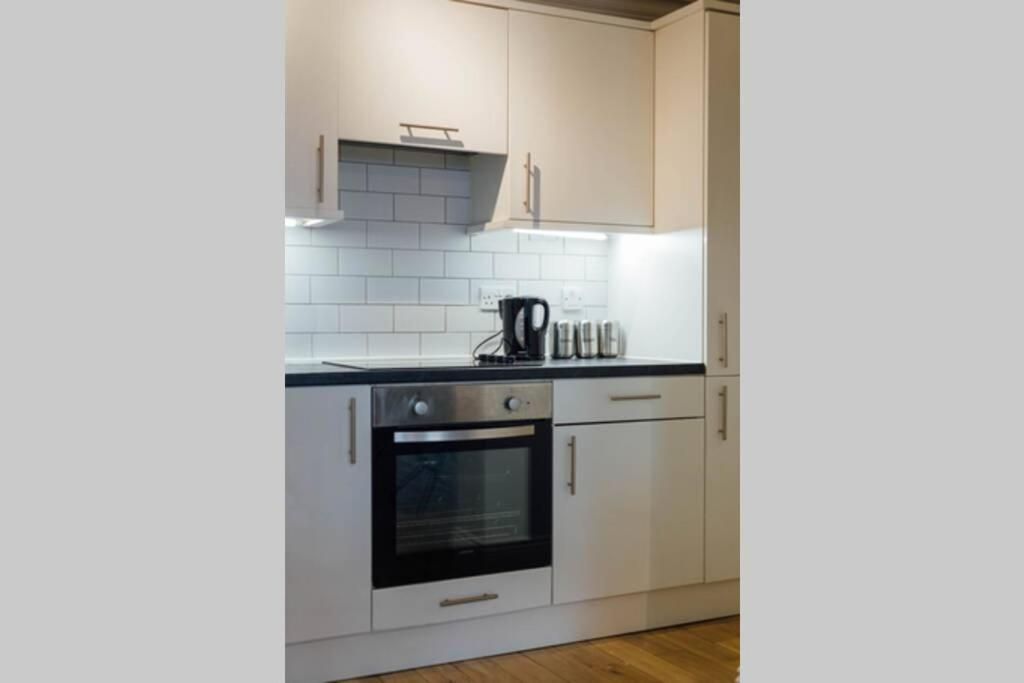 Glasgow Central Luxury Apartment view 2