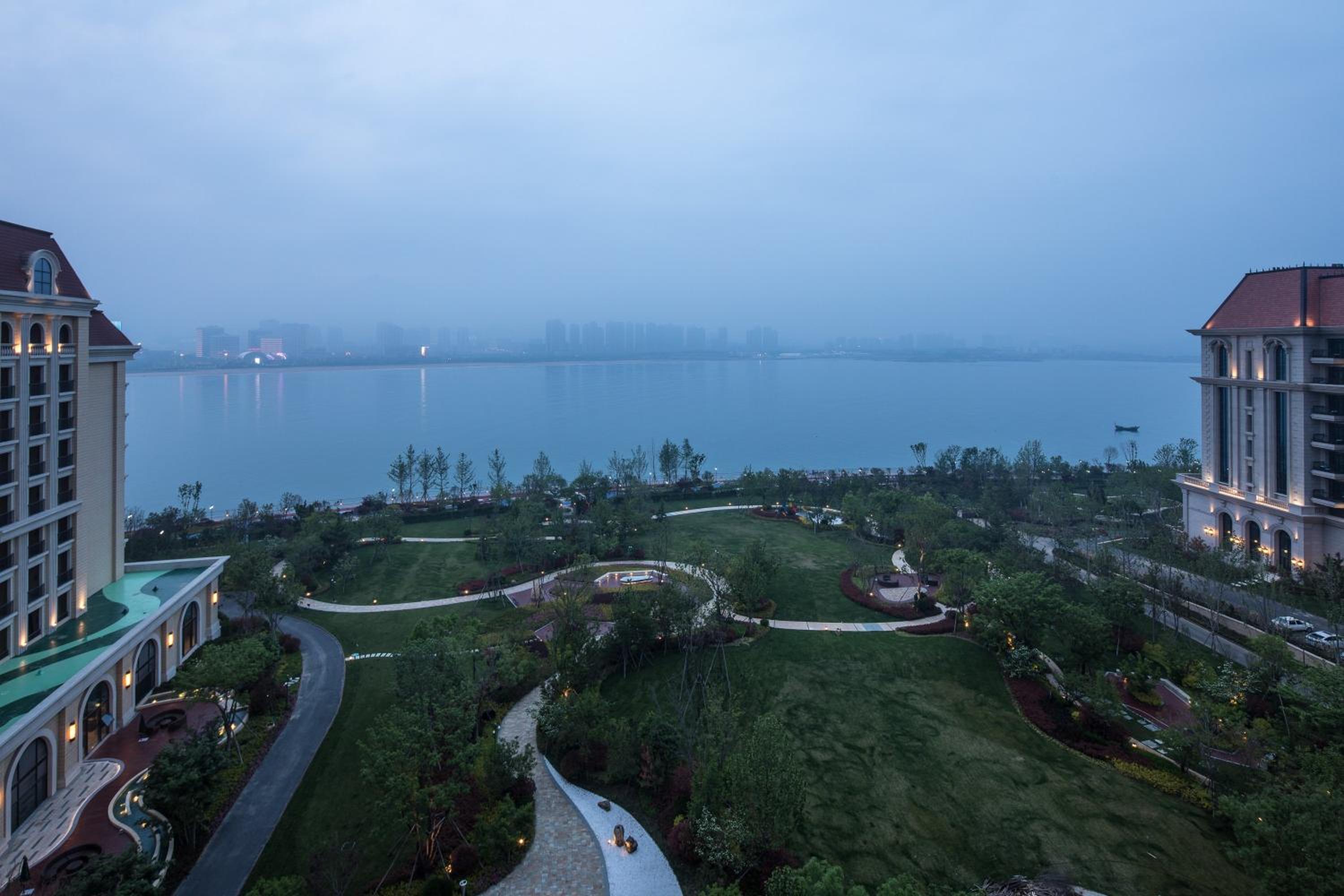 Crowne Plaza QingdaoOriental Movie Metropolis by IHG